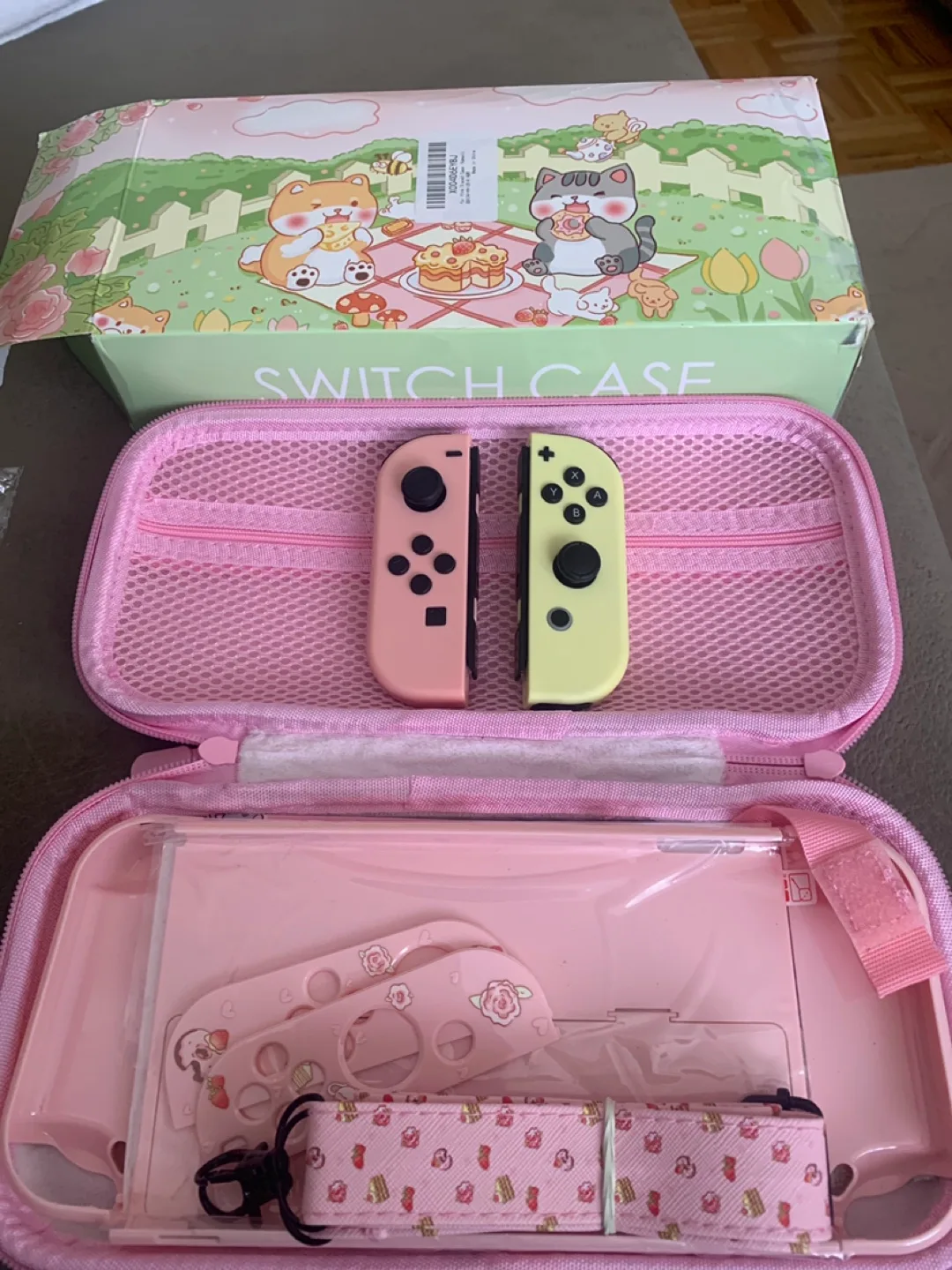 Nintendo Switch Case - Kawaii Picnic Design with 2 Controllers image indicator(2)