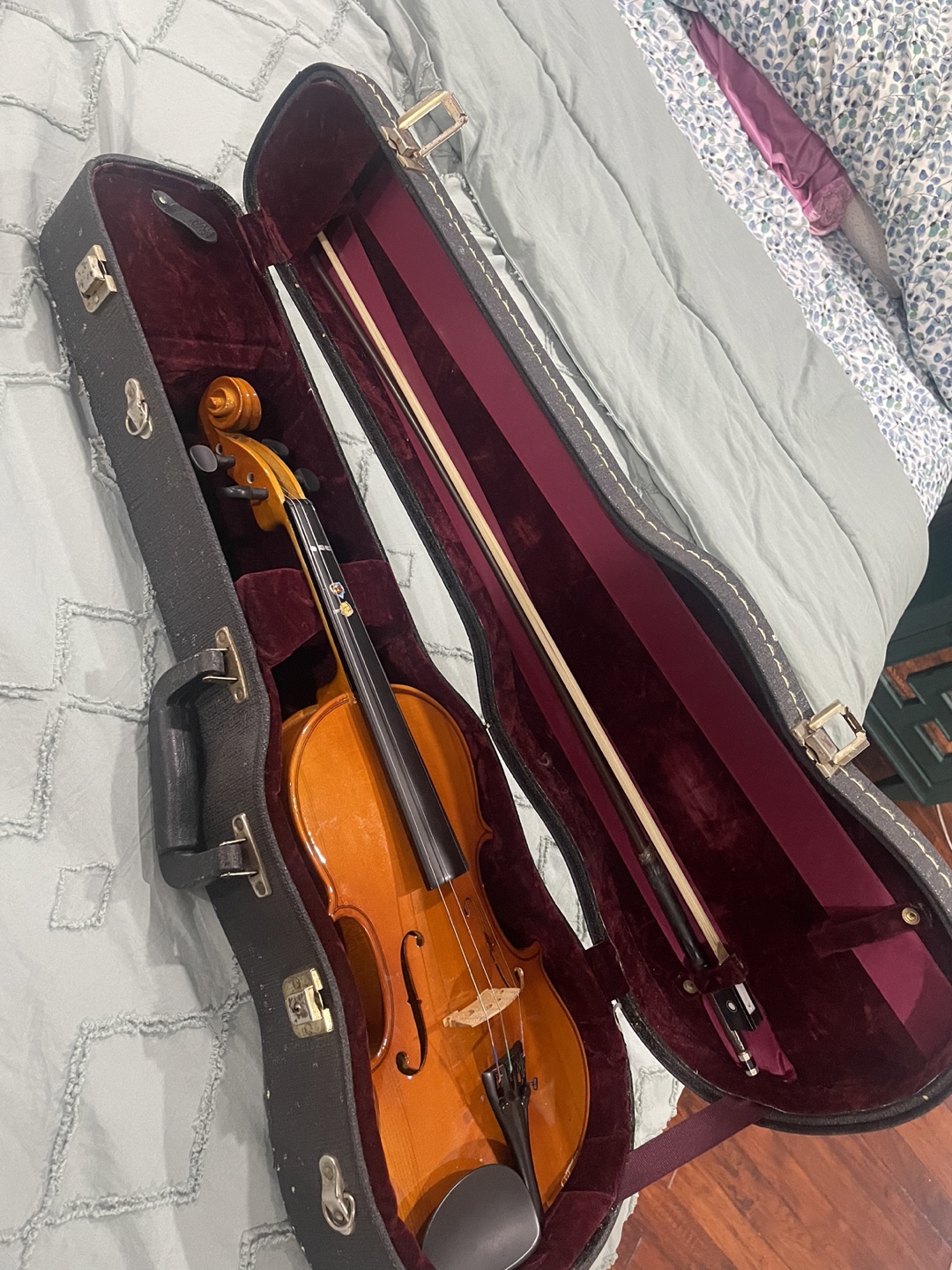 Violin with Case and Bow - photo 3