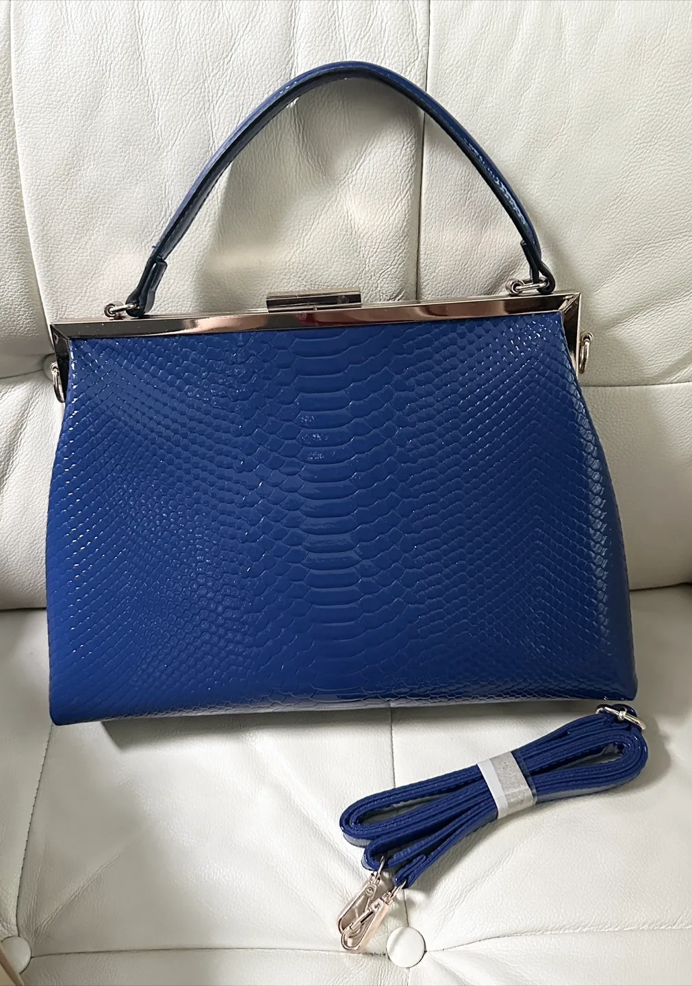 Luxury Inspired Blue Snakeskin Print Purse thumbnail