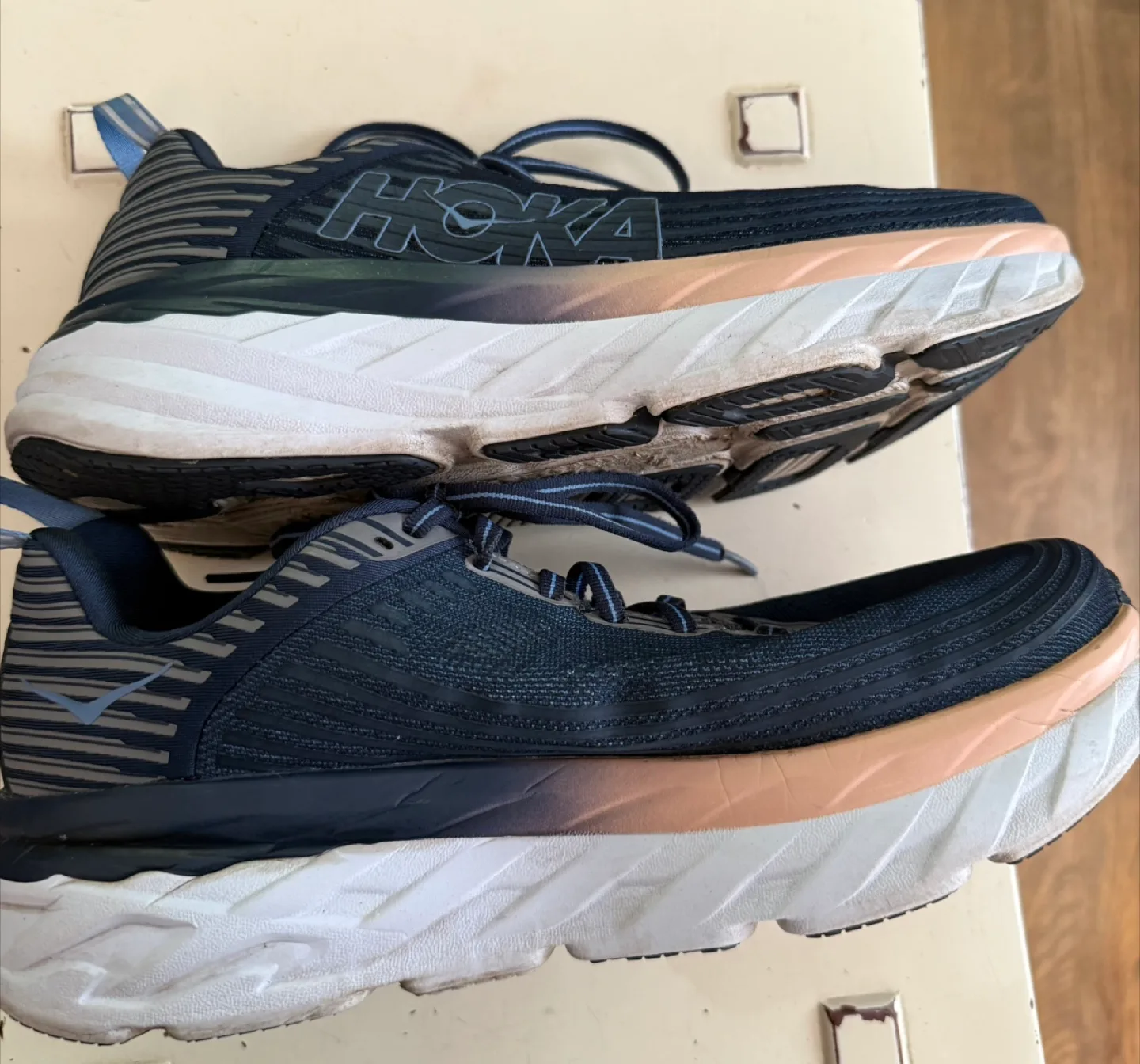 Hoka  Bondi 6 Women's Running Shoes - US 9 image indicator(3)