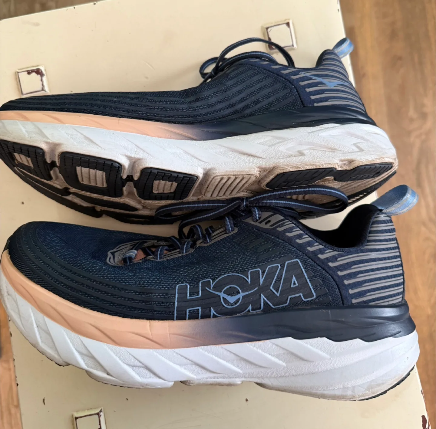 Hoka  Bondi 6 Women's Running Shoes - US 9 image indicator(2)