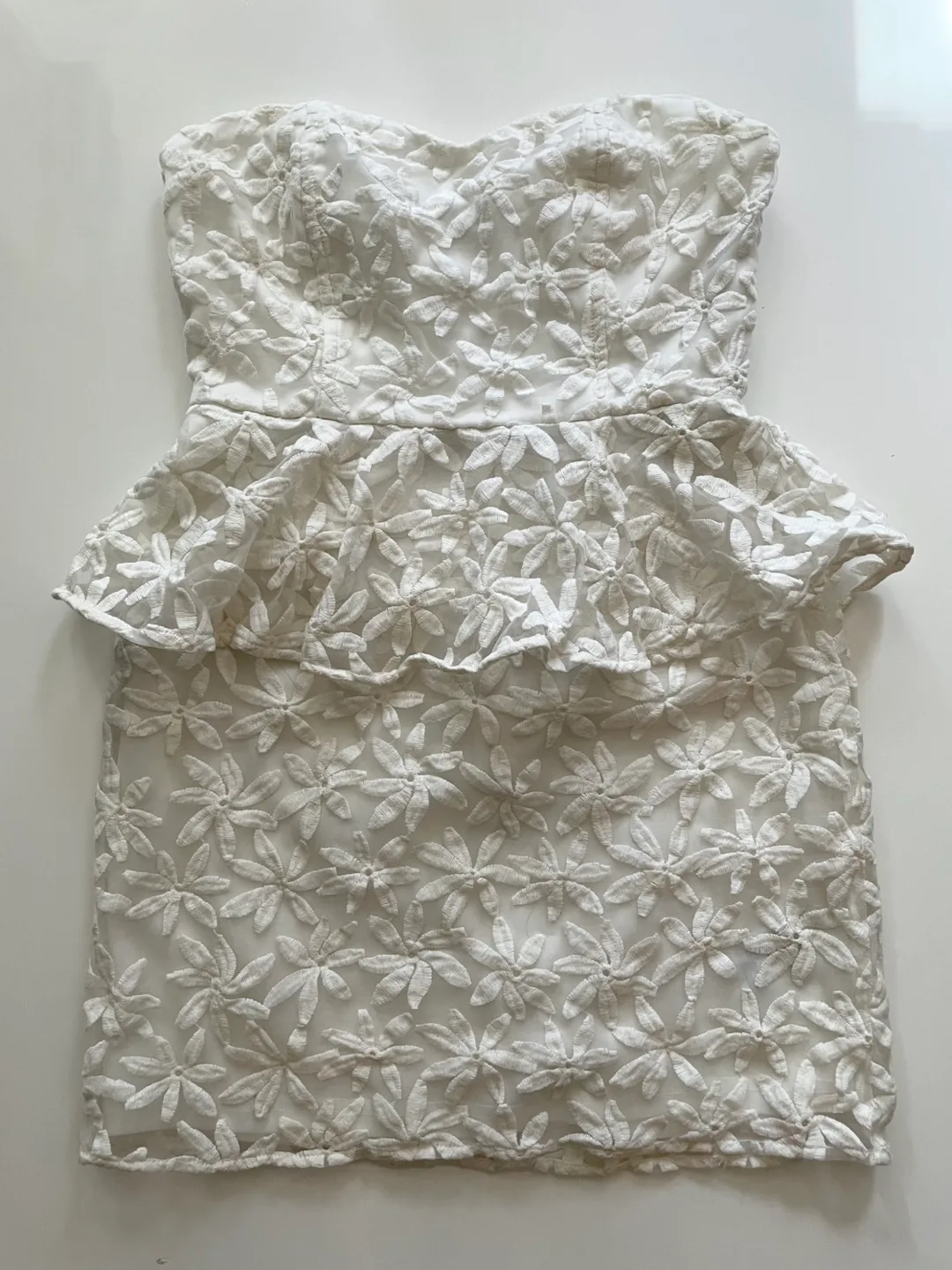 White Lace Peplum Dress (Urban Outfitters) (Size 2) thumbnail