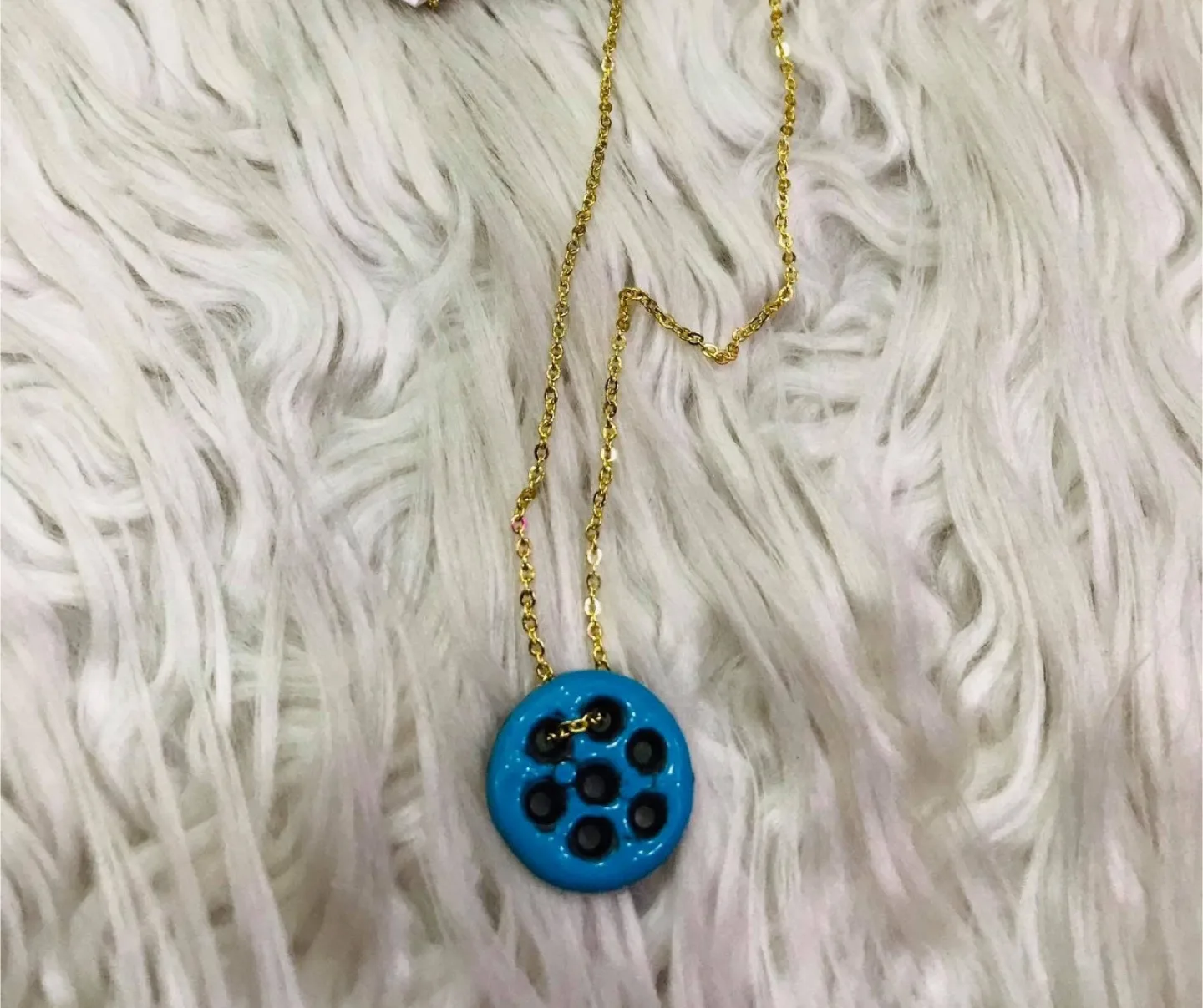 Blue Pendant Necklace thumbnail