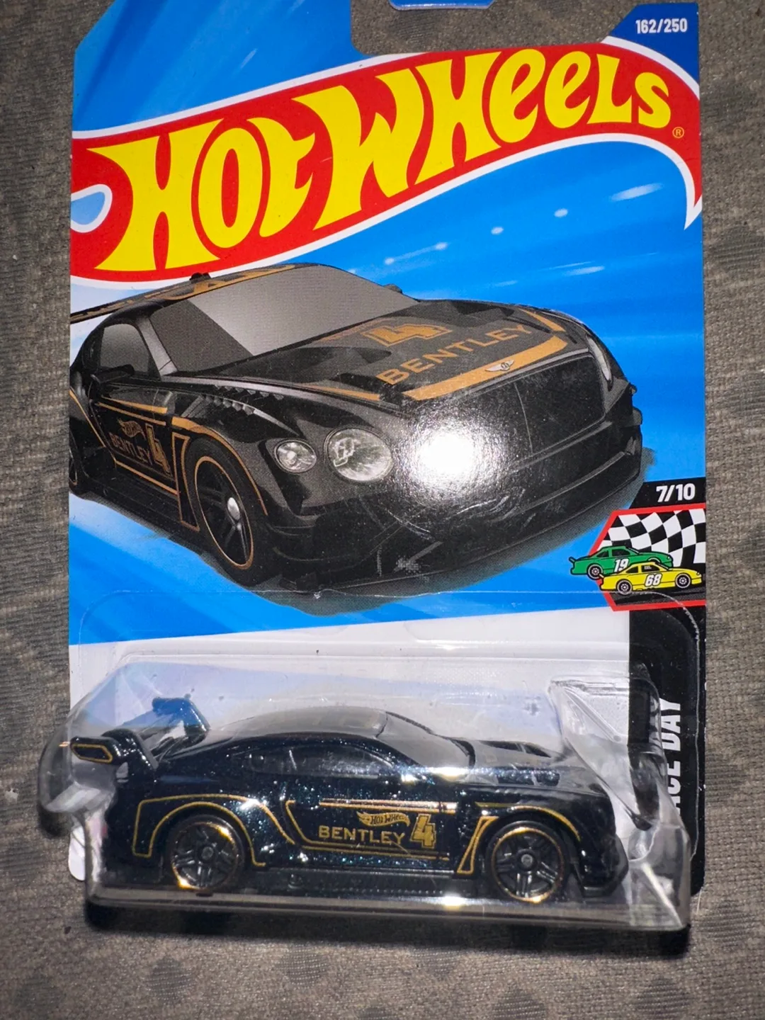 Hot Wheels 2018 Bentley Continental GT3 thumbnail