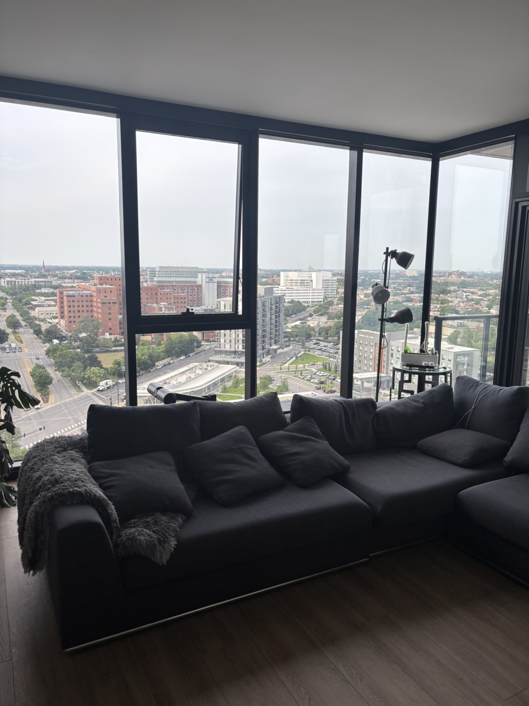 Modani Giovani Gray Sofa - photo 3