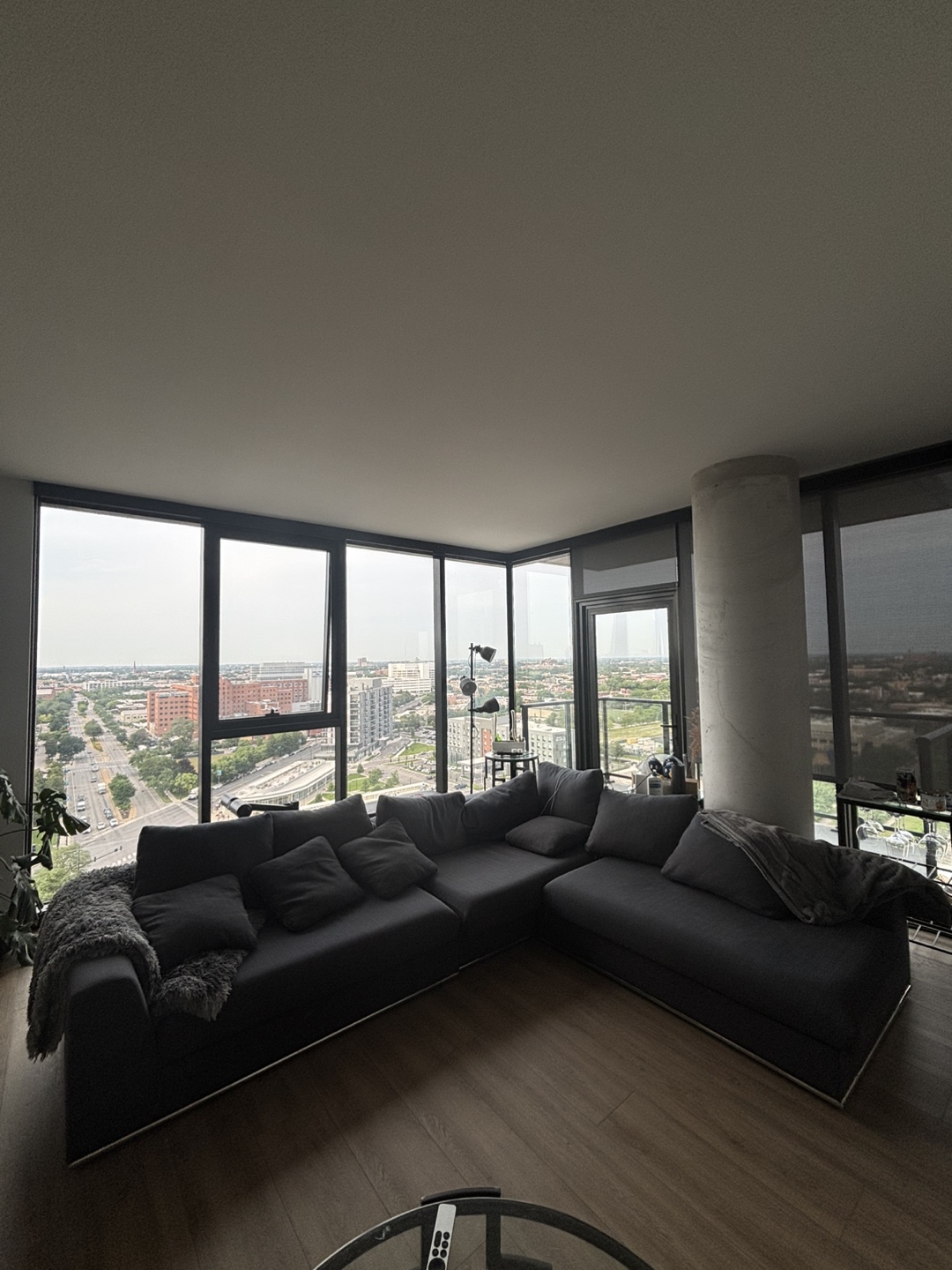 Modani Giovani Gray Sofa