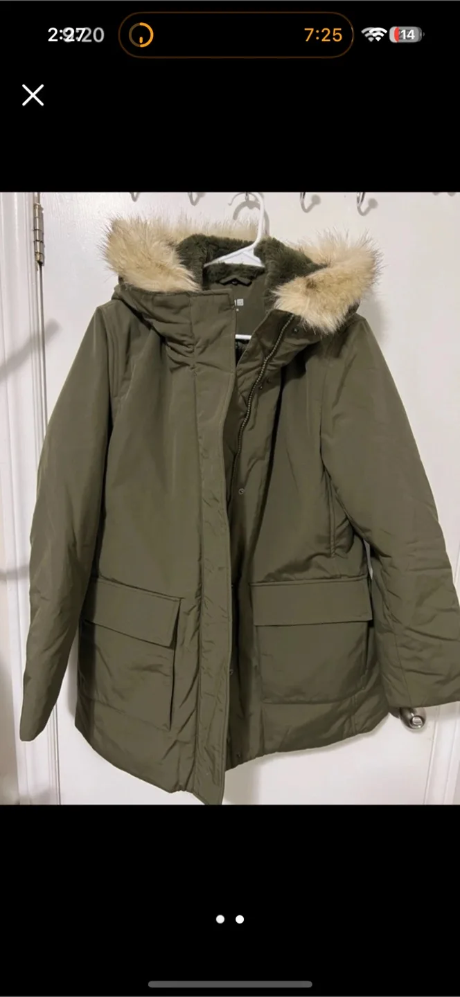 Moving out sale- Uniqlo Brand new ultra warm down coat image indicator(2)