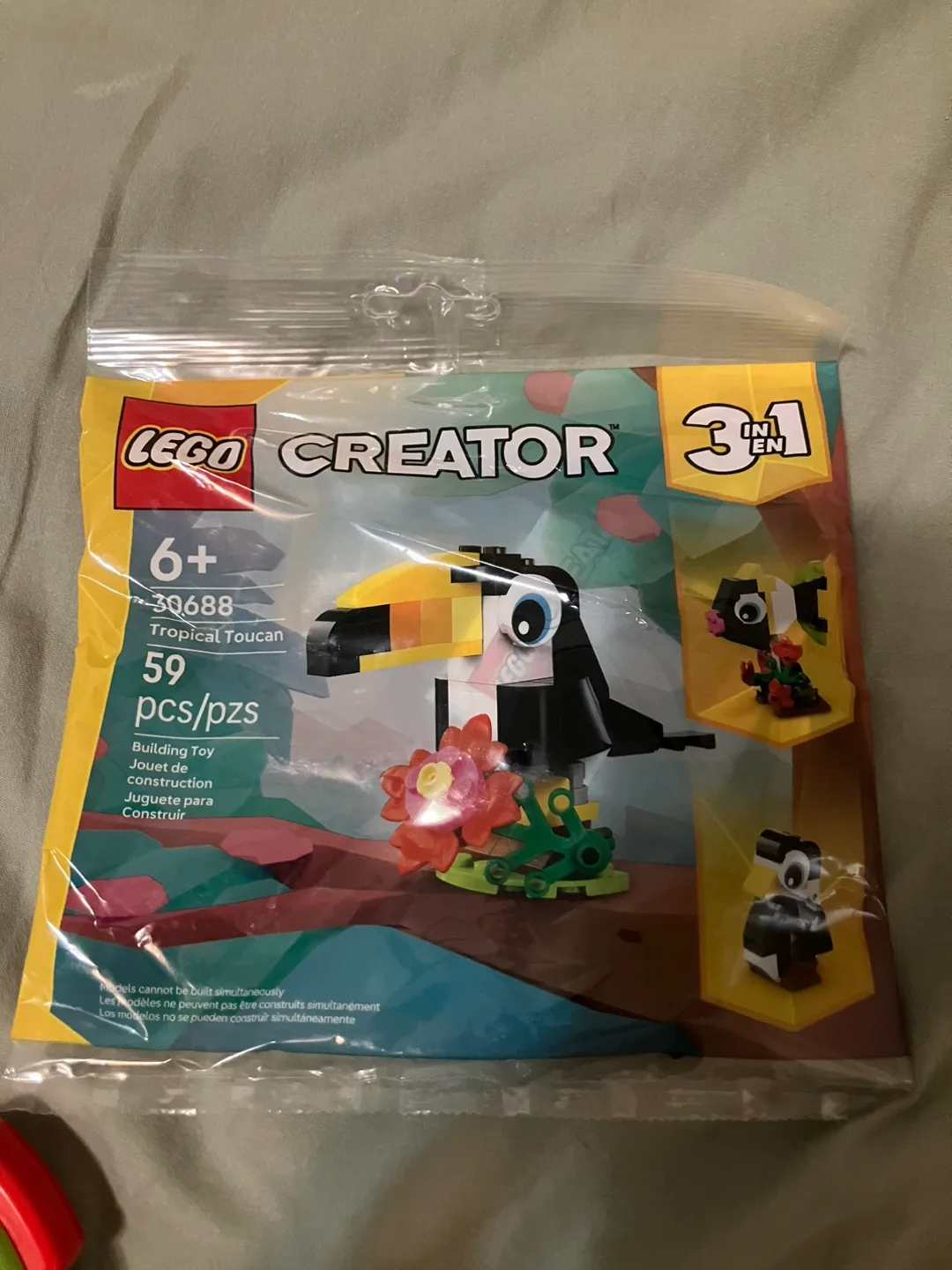 New LEGO Creator 30688 Tropical Toucan 59pcs thumbnail