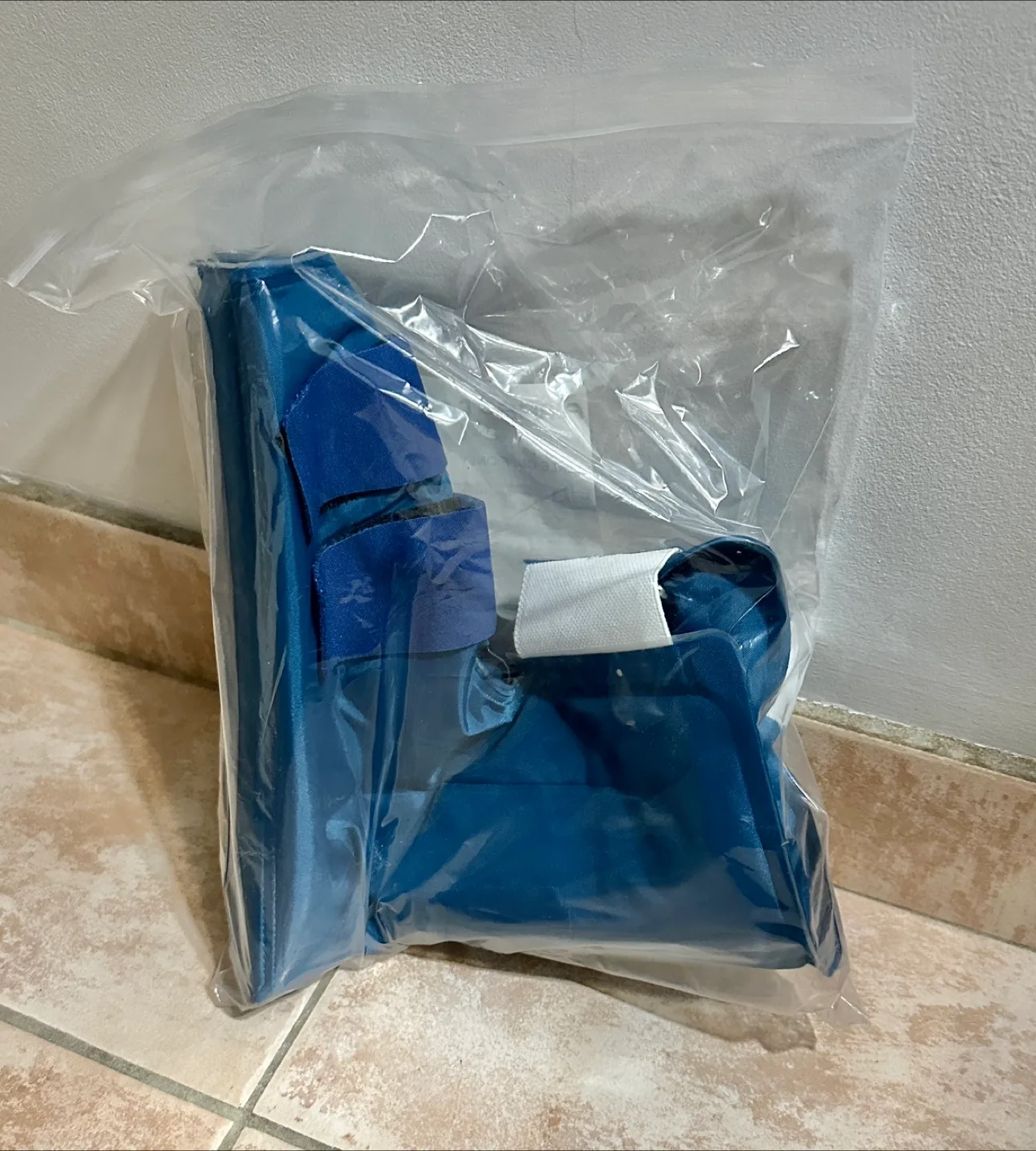 Aircast Ankle Boot Cold Therapy Cuff image indicator(2)