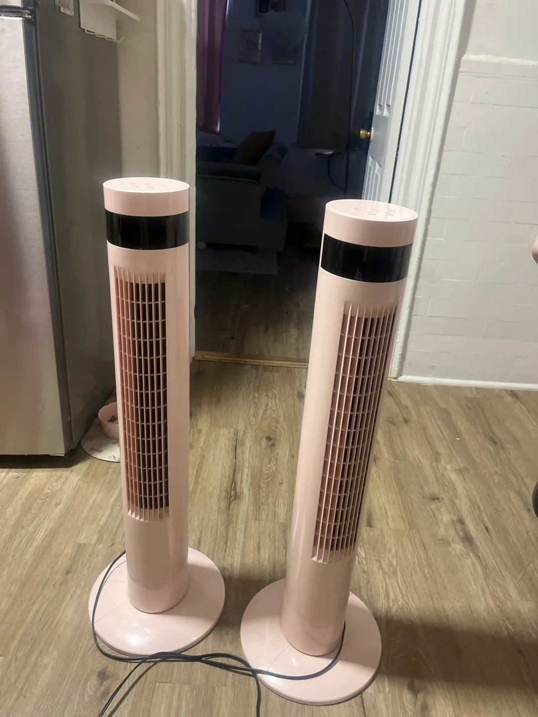 Tower Fan 36" Pink - Selling TWO (2) image indicator(3)