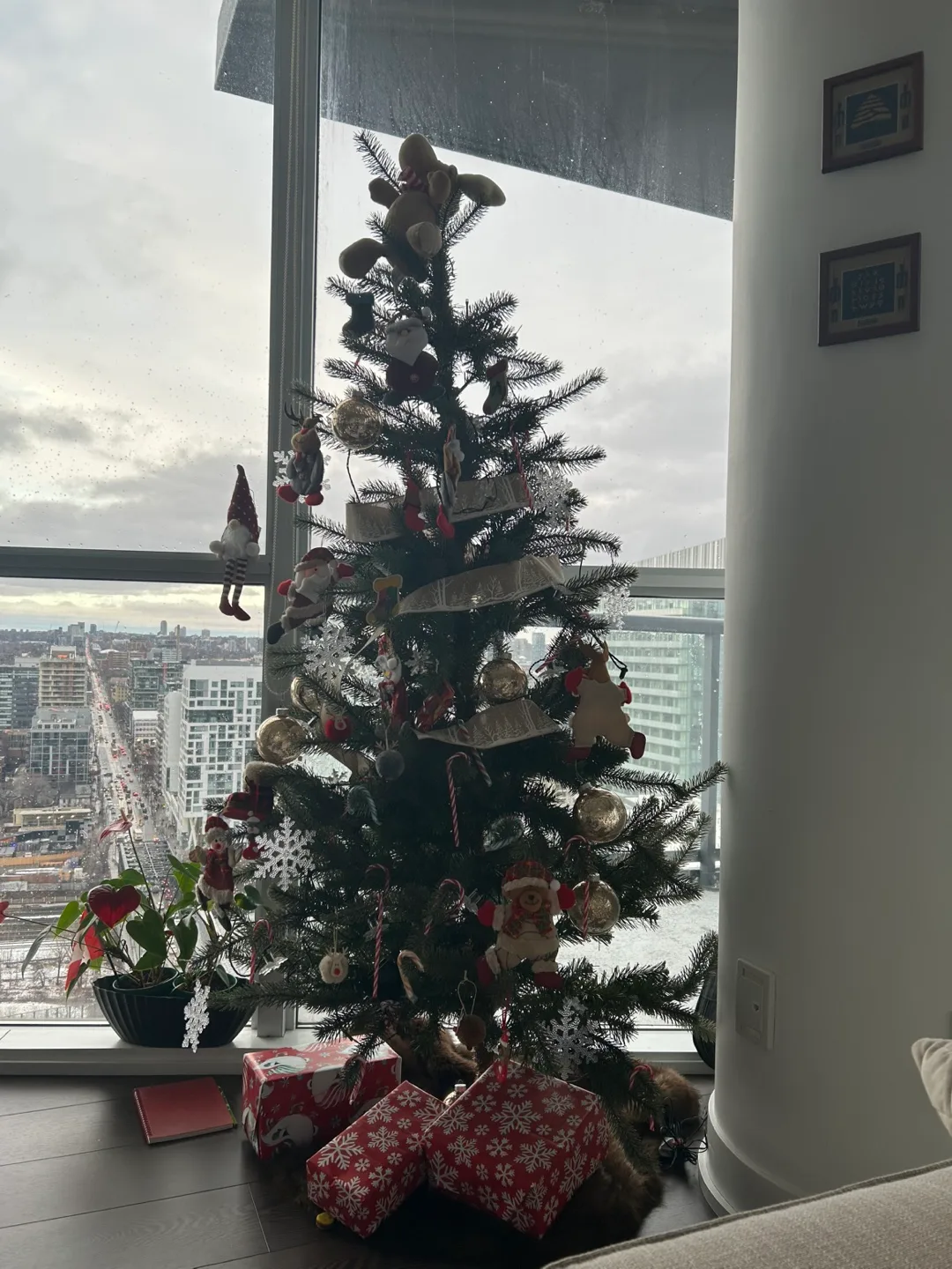 Ikea Christmas tree 4 ft image indicator(2)