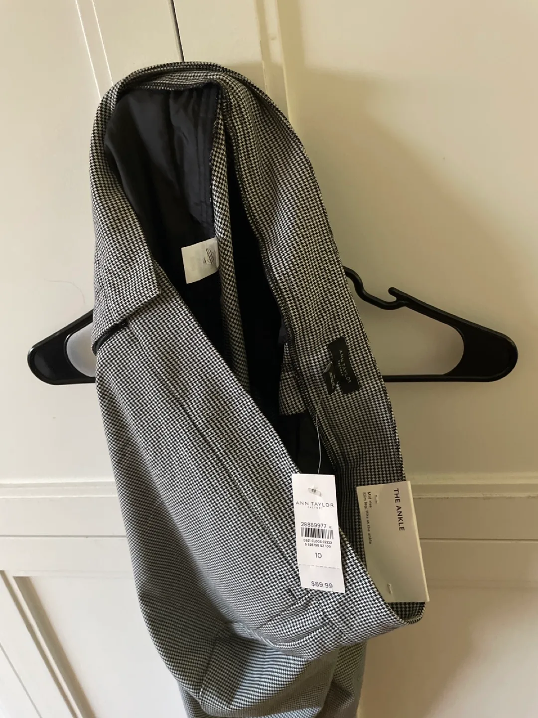 Ann Taylor Houndstooth Ankle Pants - Size 10 image indicator(2)