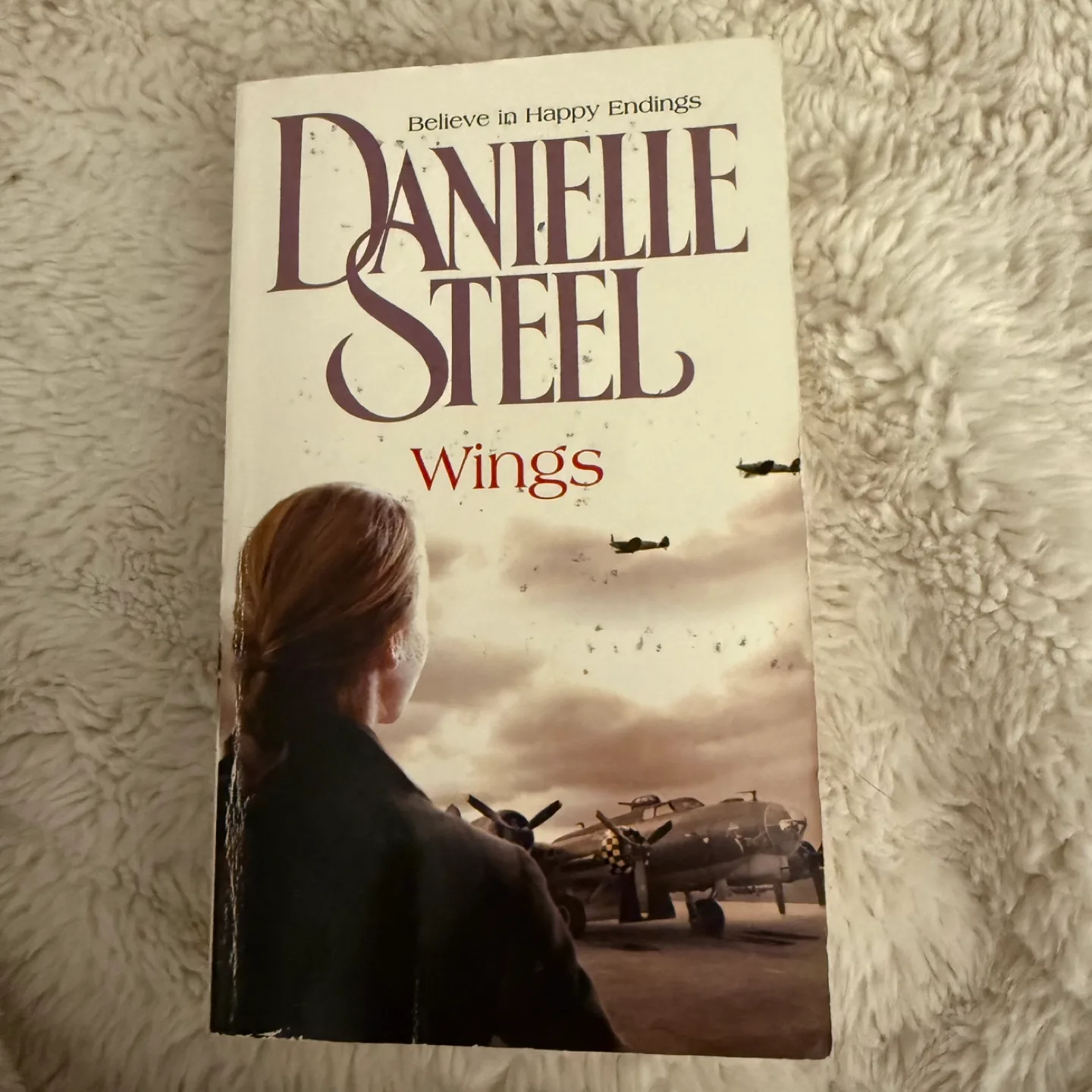 Wings by Danielle Steele Paperback Book thumbnail
