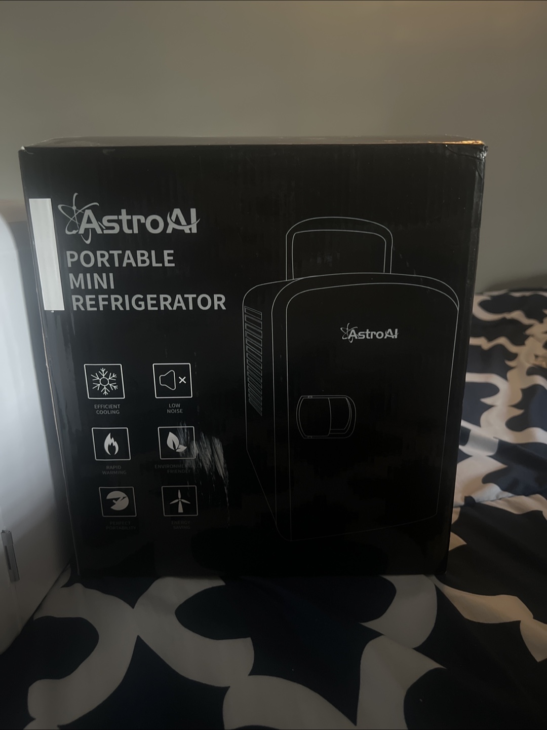 AstroAI Portable Mini Refrigerator - White - photo 2