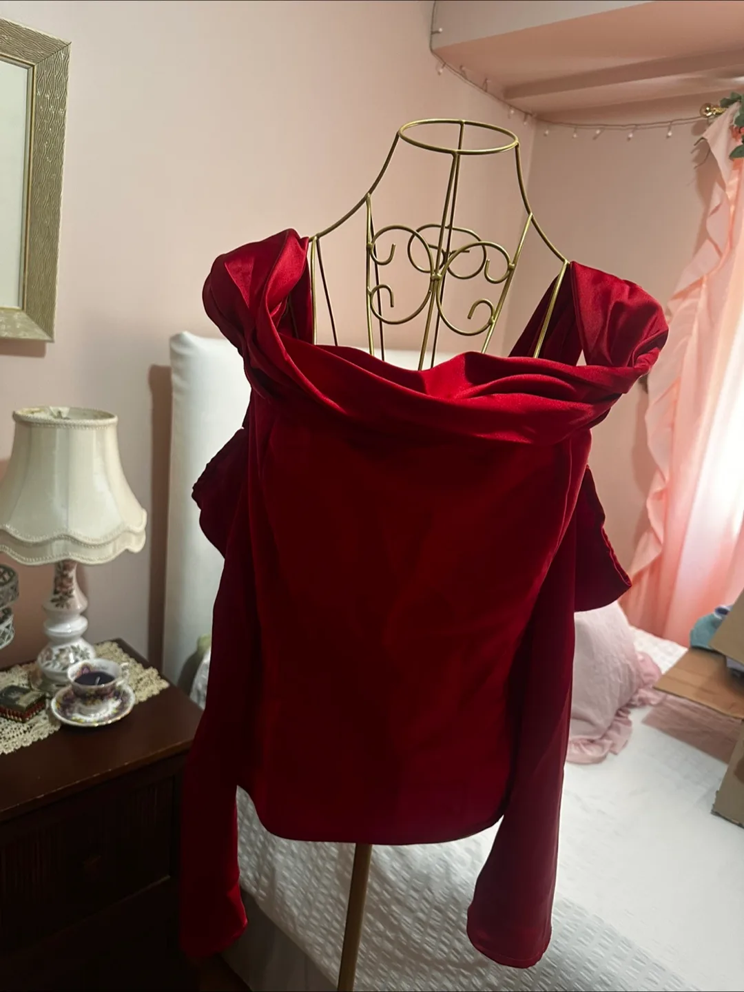 🇨🇦Fashion Nova Red Off-Shoulder Top - new with tags! thumbnail