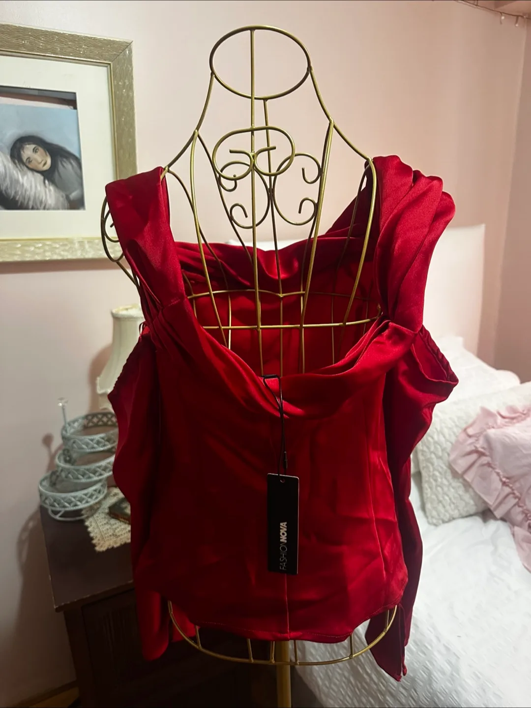 🇨🇦Fashion Nova Red Off-Shoulder Top - new with tags! image indicator(2)