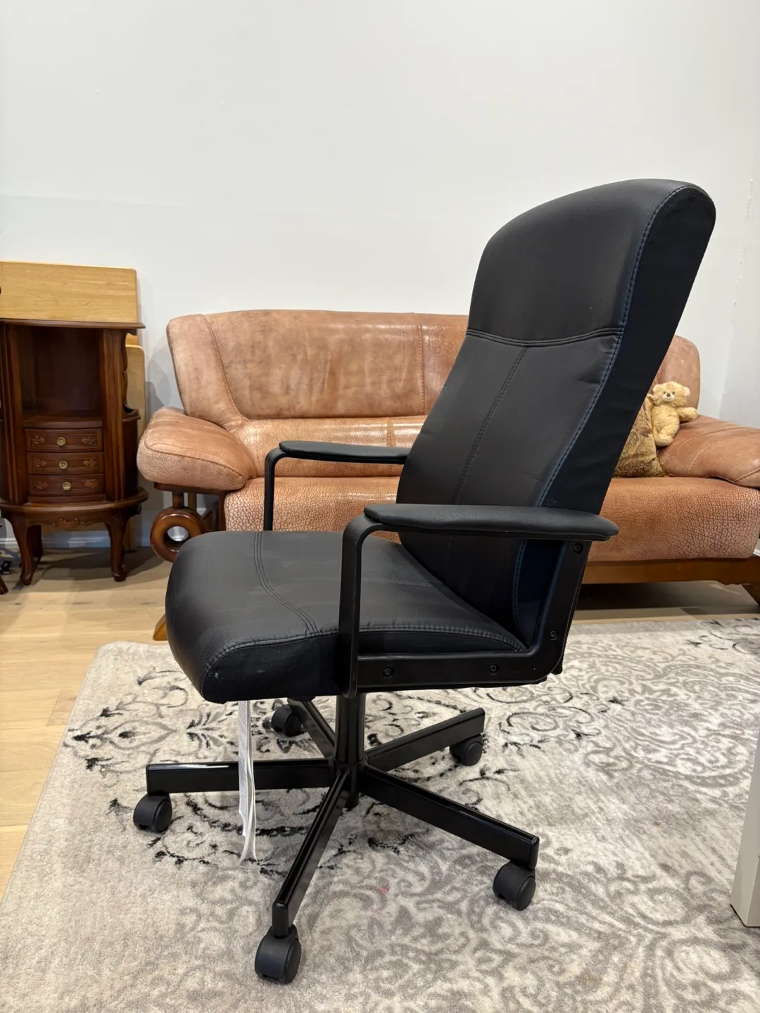 Black Office Chair Needs to go quick image indicator(4)