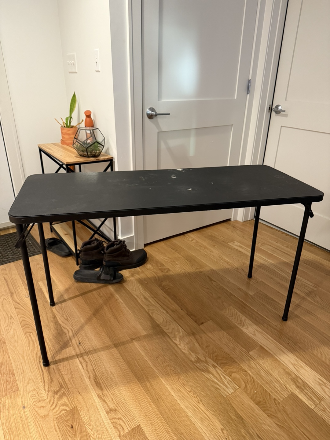 Black table - photo 2