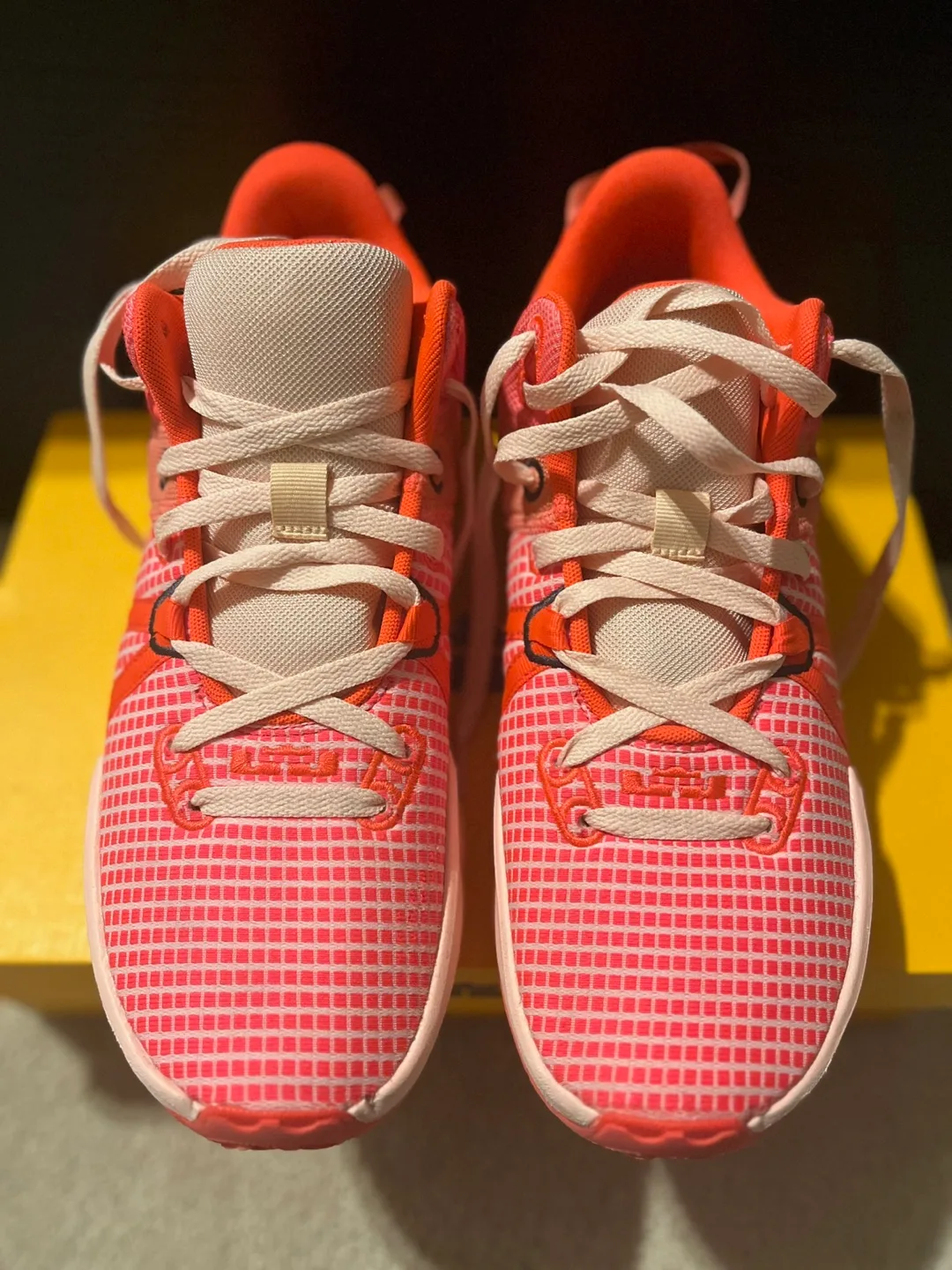 Nike LeBron Witness VII Bright Crimson - Size 10.5 image indicator(3)