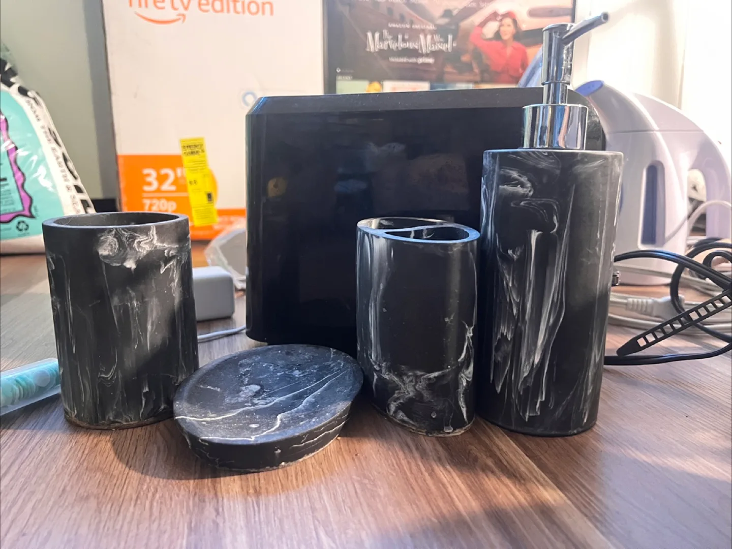 Black Marble Bathroom Set - 4 Pieces thumbnail