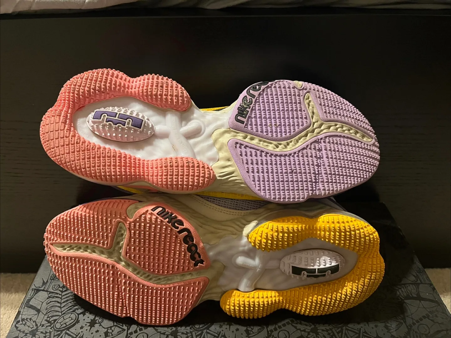 Nike LeBron 19 XIX Low - Size 9.5 image indicator(5)