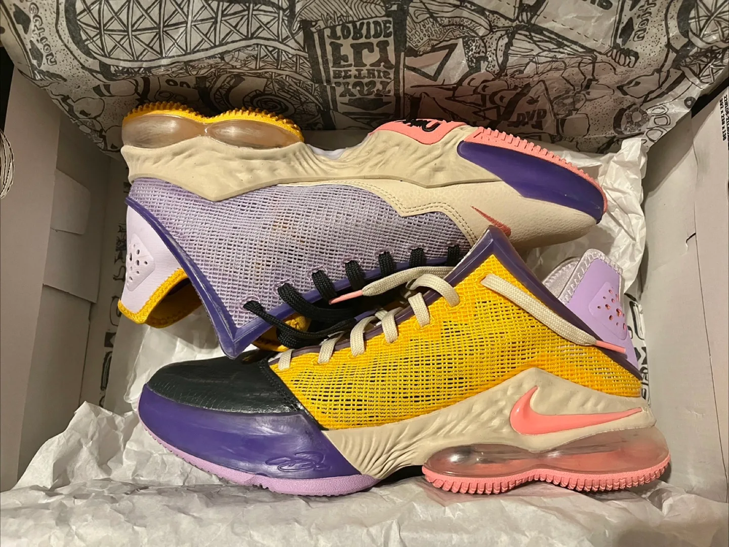 Nike LeBron 19 XIX Low - Size 9.5 image indicator(8)