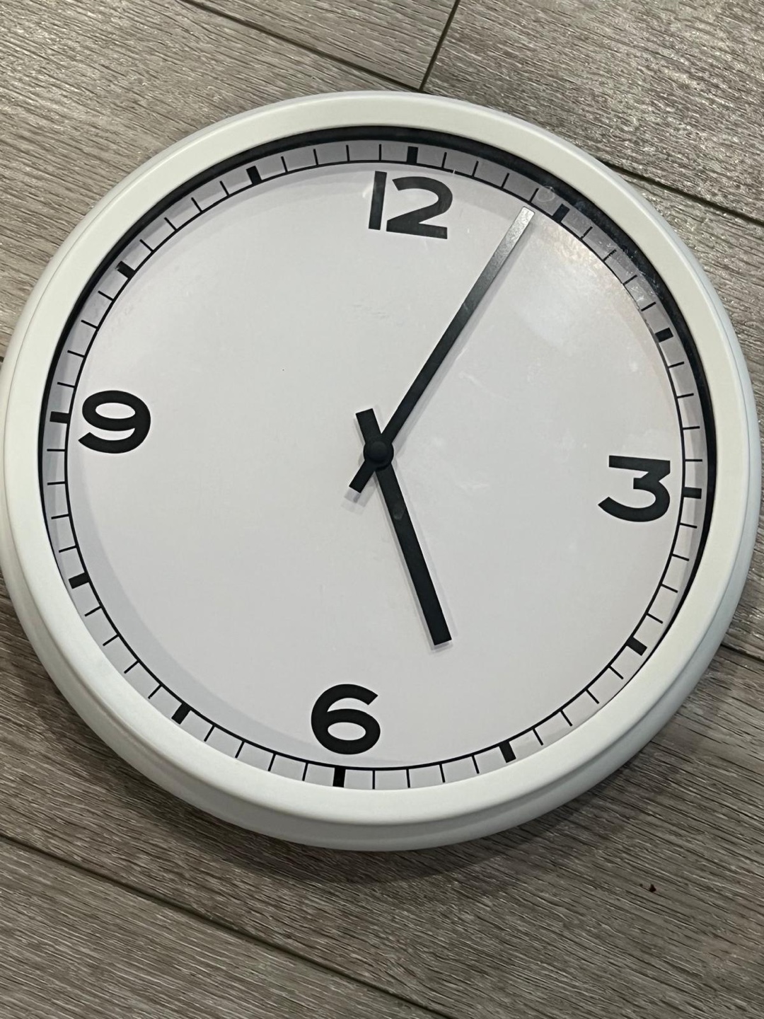 Three White Quartz Wall Clocks - photo 3