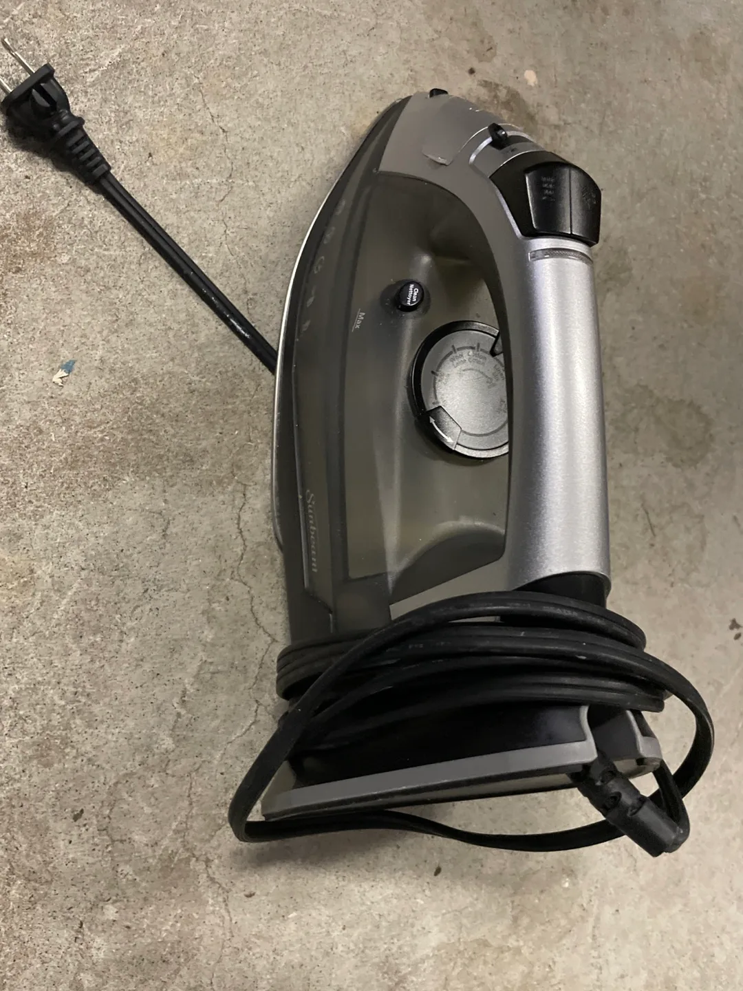 Sunbeam Steam Iron - Silver & Black thumbnail