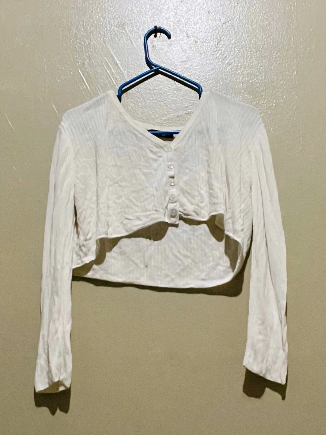 Long sleeves/shirts thumbnail