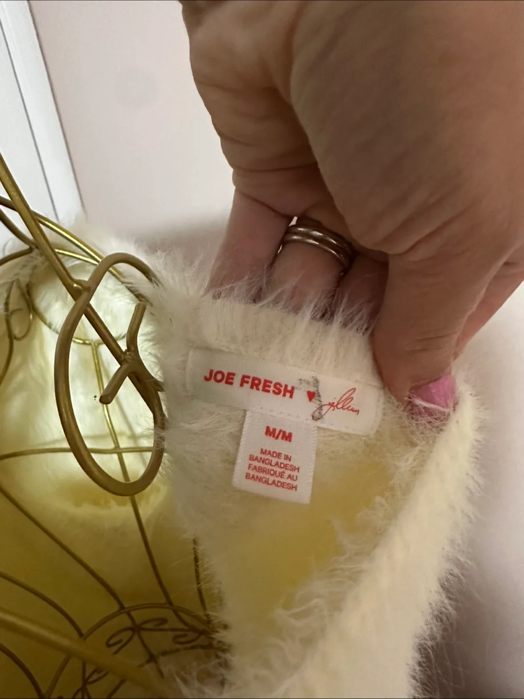 🇨🇦Joe Fresh Cream Sweater - Size M/M image indicator(3)