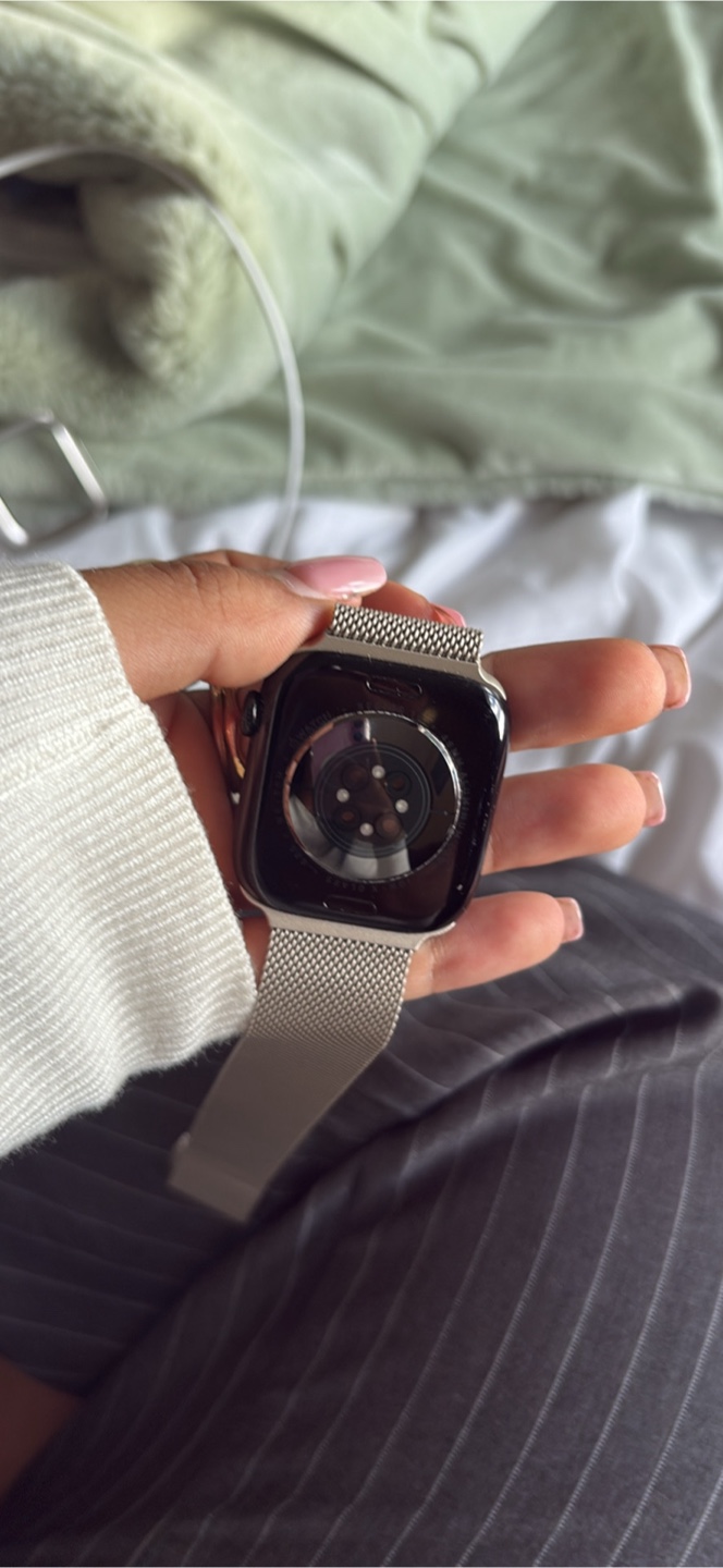 Apple Watch with Milanese Loop - photo 2