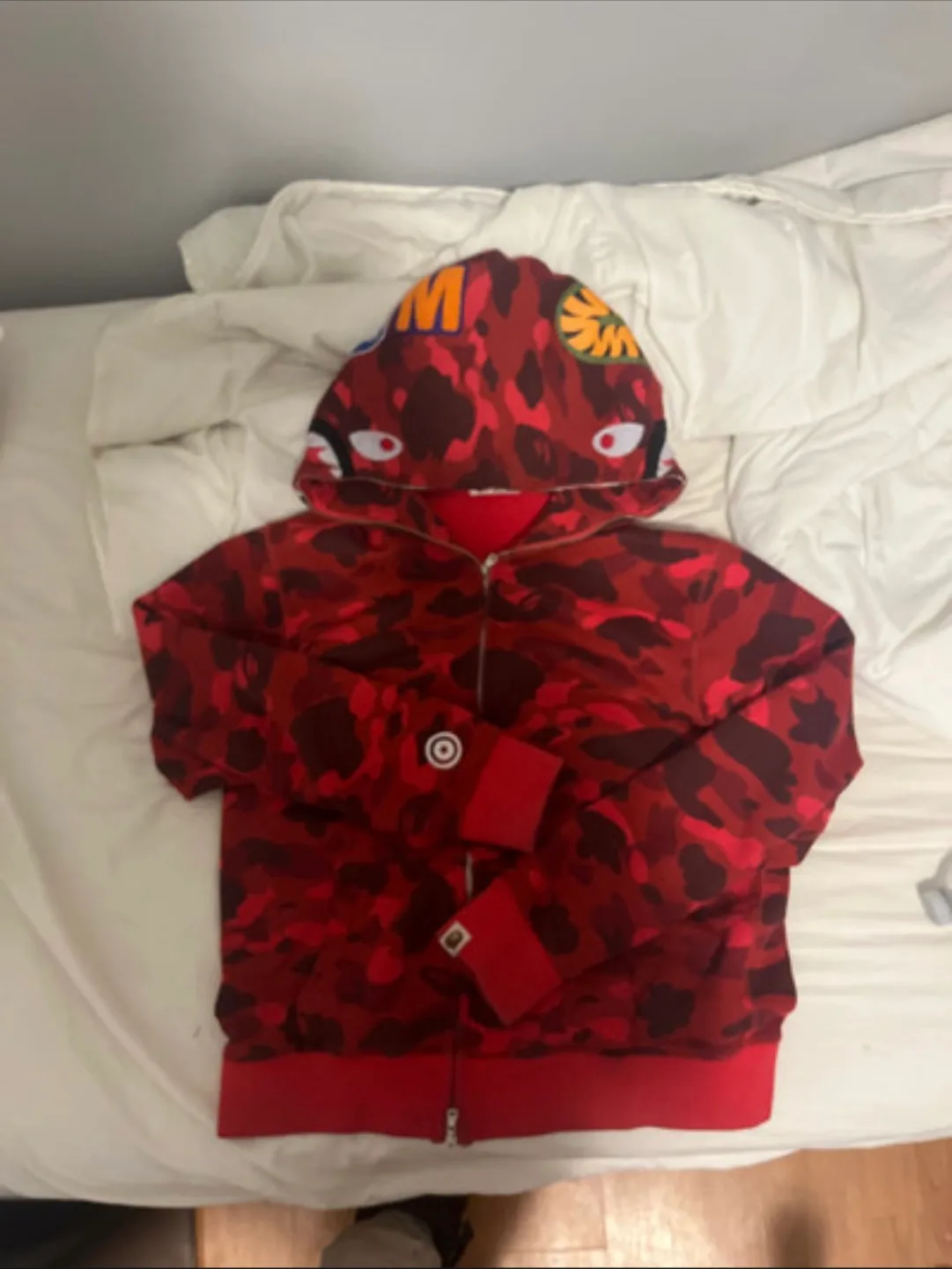 Red bape hoodie (authentic) thumbnail