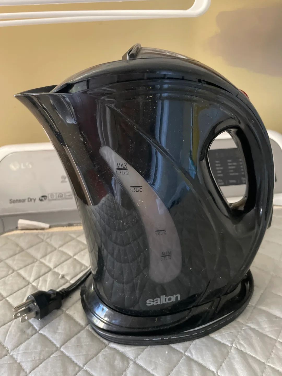 Salton Electric Kettle - Black thumbnail