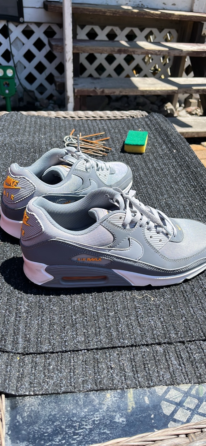(CASH ONLY)AirMax 90, men’s Size 10, delivery with charge