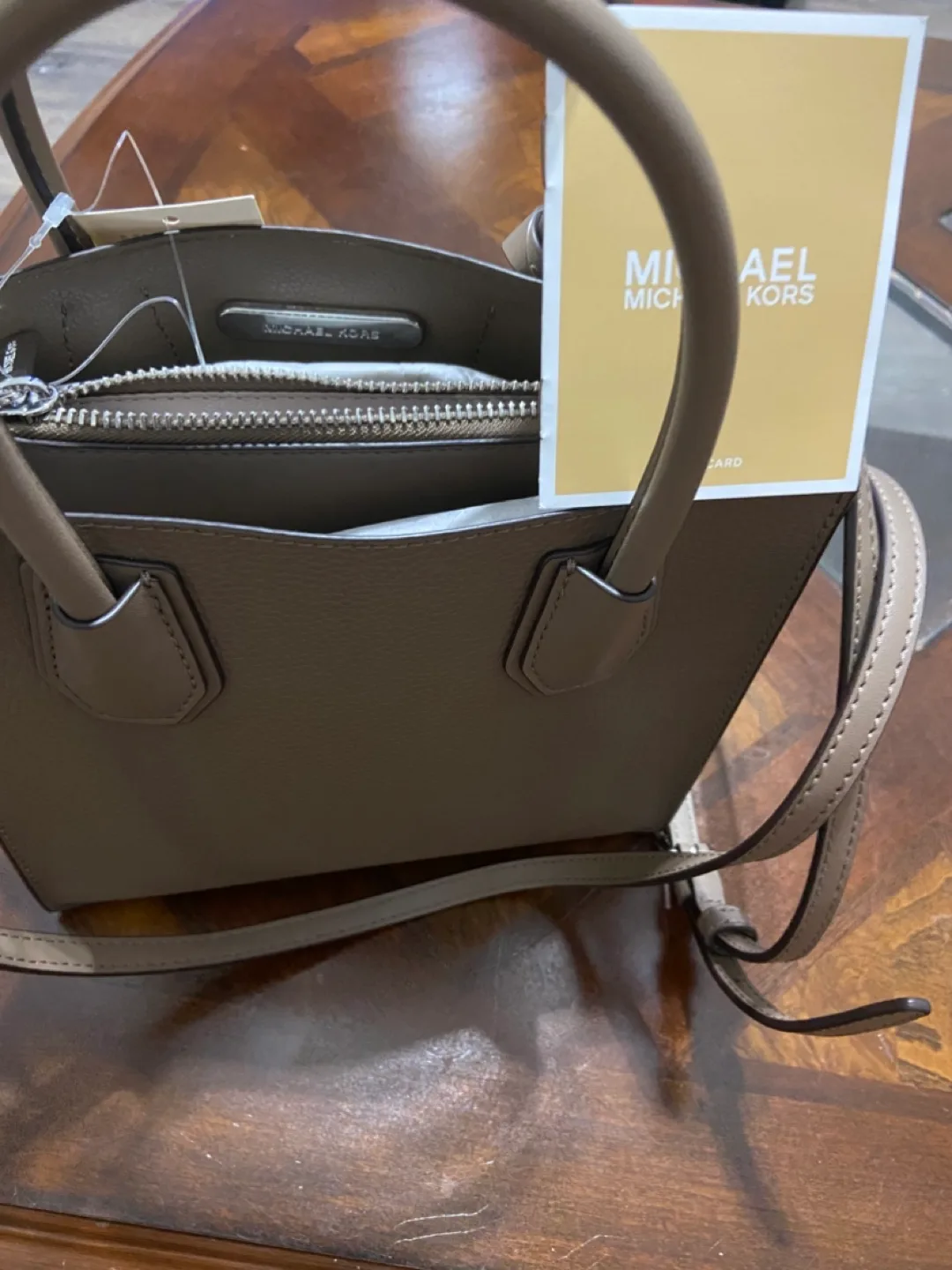 🇨🇦Michael Kors  Crossbody Bag image indicator(2)