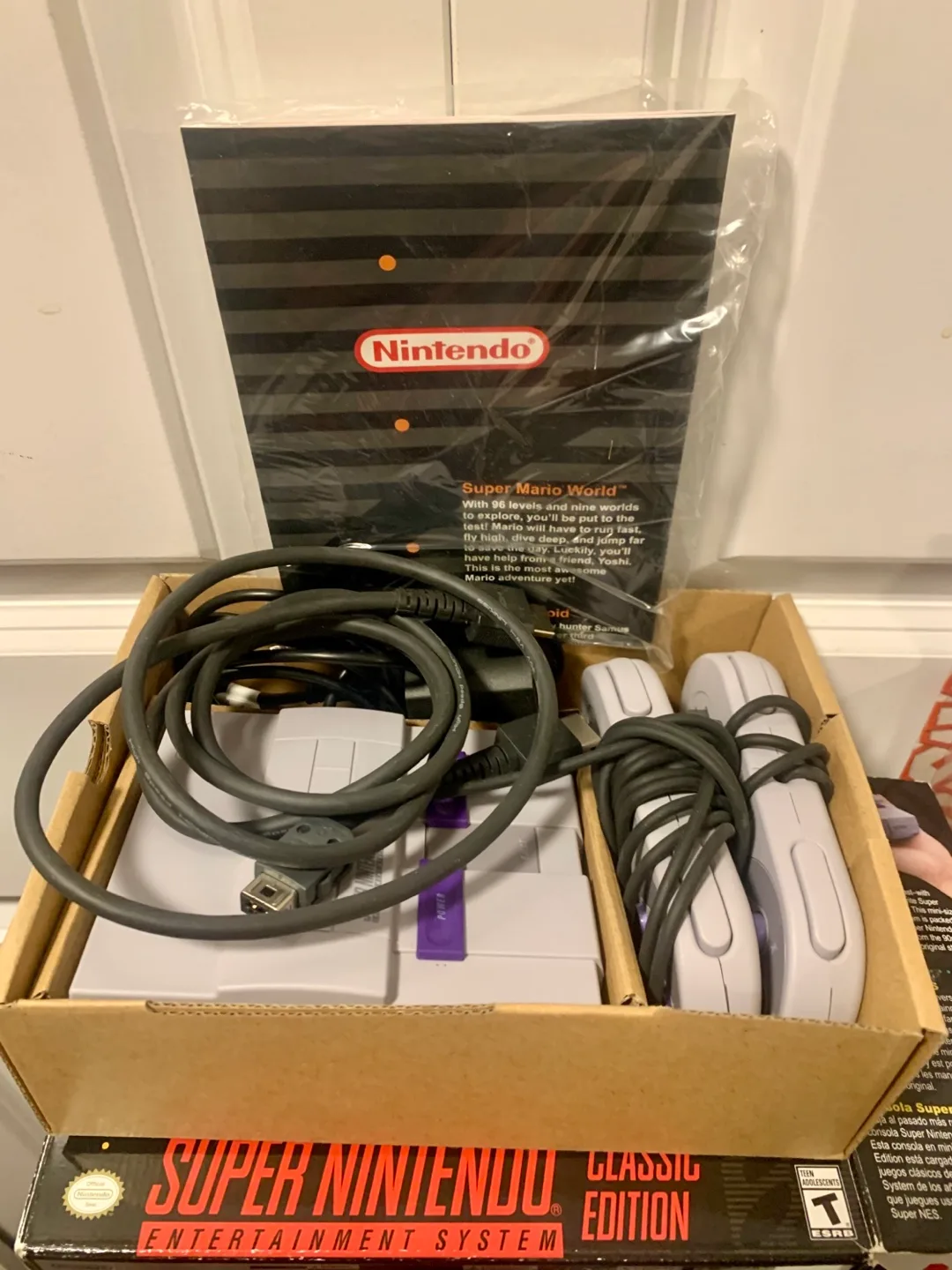 Super Nintendo Classic Edition - Boxed image indicator(3)