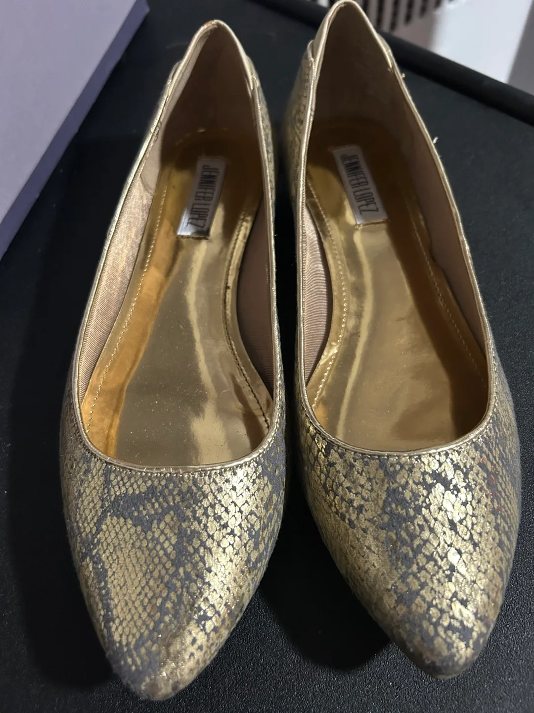 Jennifer Lopez JLKEERAGOLD Flats - Size 7 thumbnail
