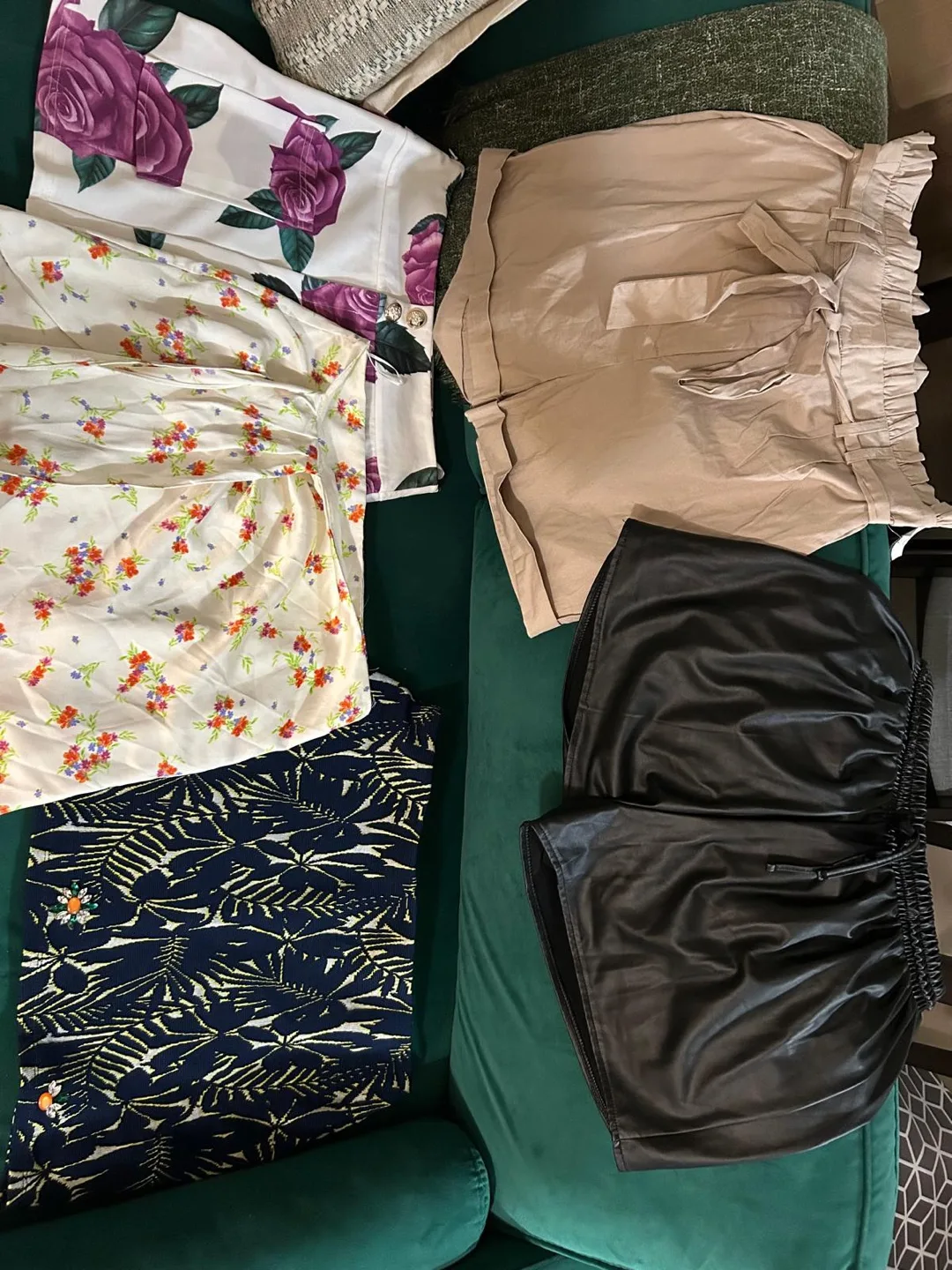 Mixed Clothing & Accessories Lot image indicator(6)