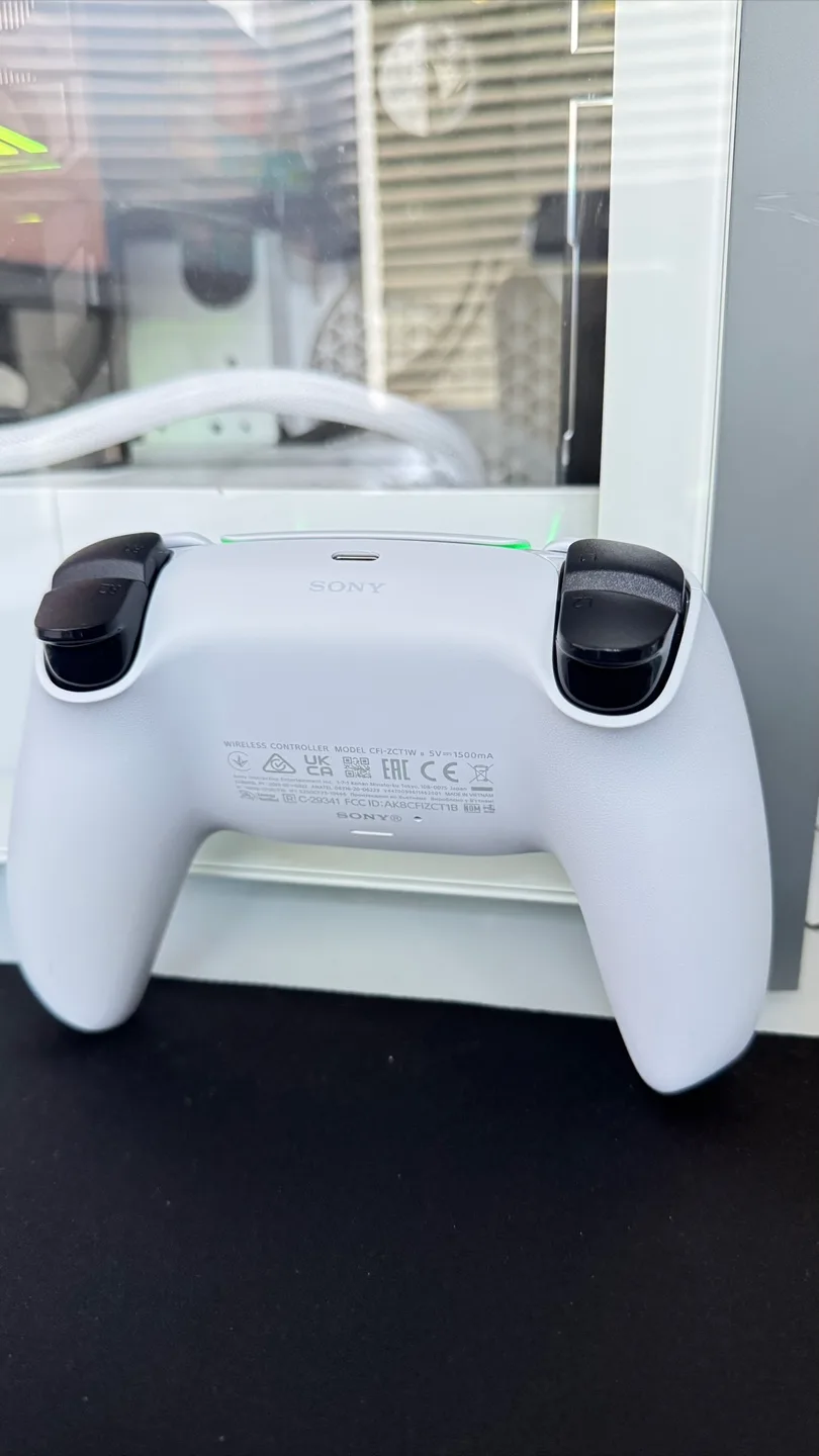 NEW PS5 DualSense Wireless Controller image indicator(3)