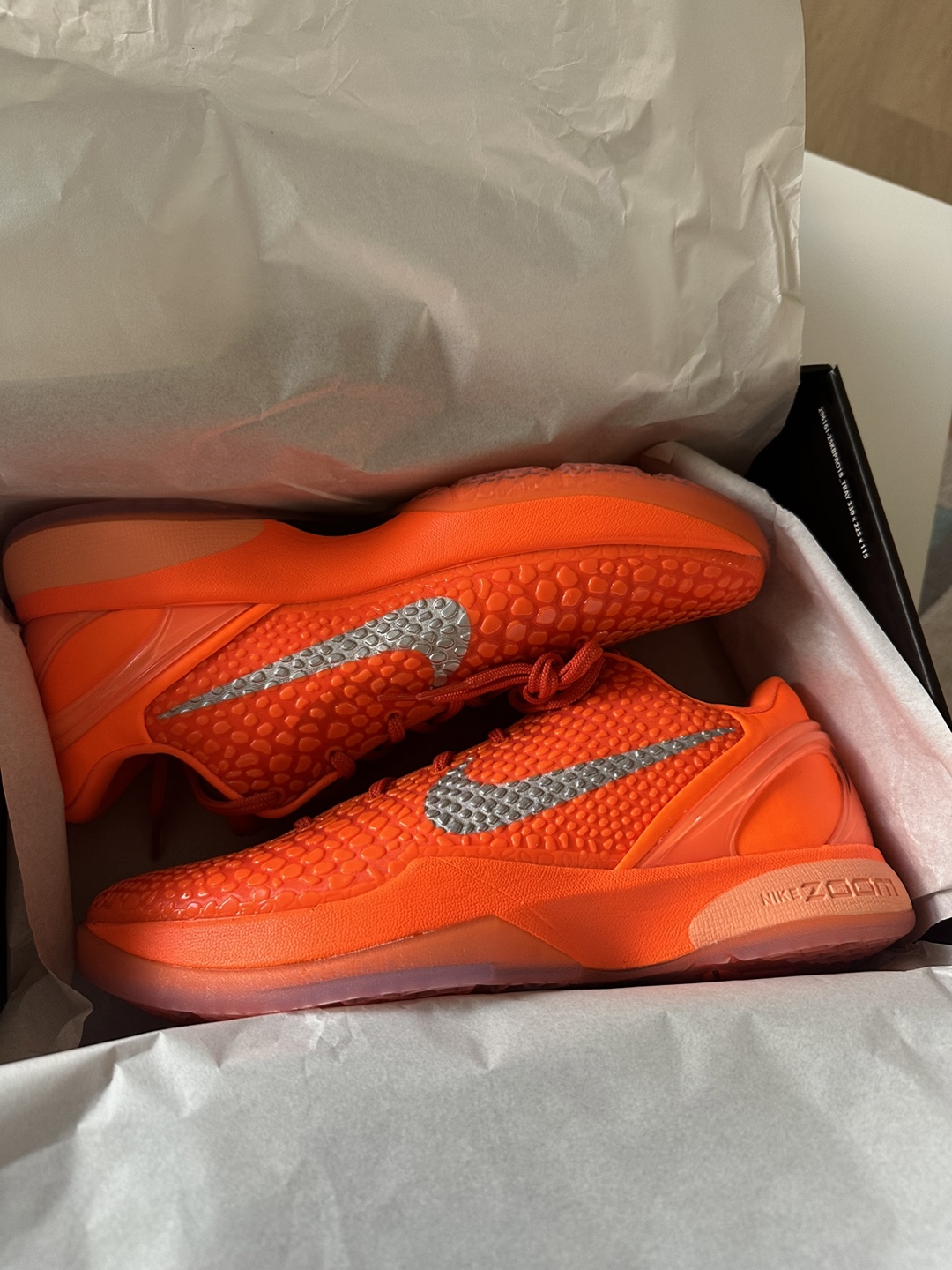 Kobe 6 total orange size 10