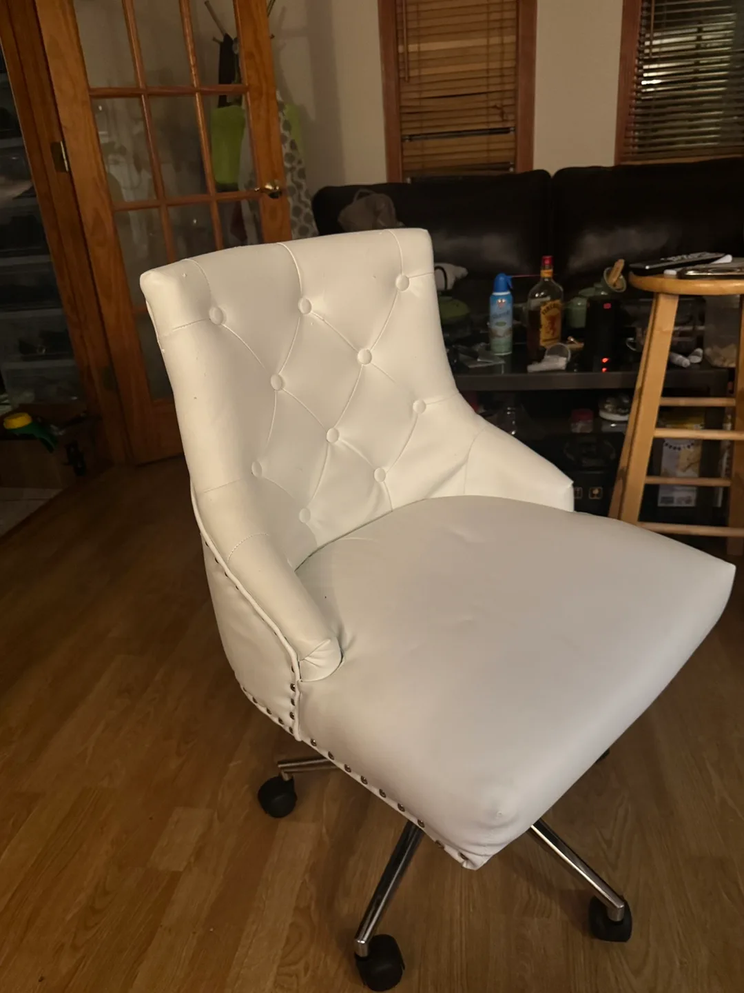 White Tufted Office Chair image indicator(8)
