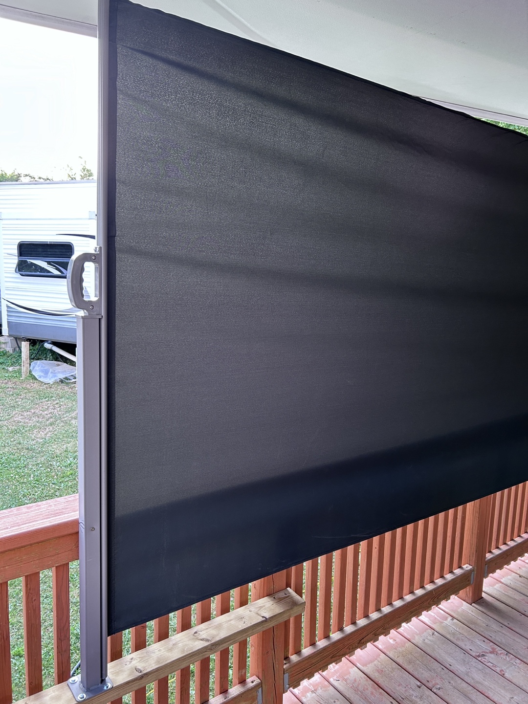 Outdoor privacy retractable screen