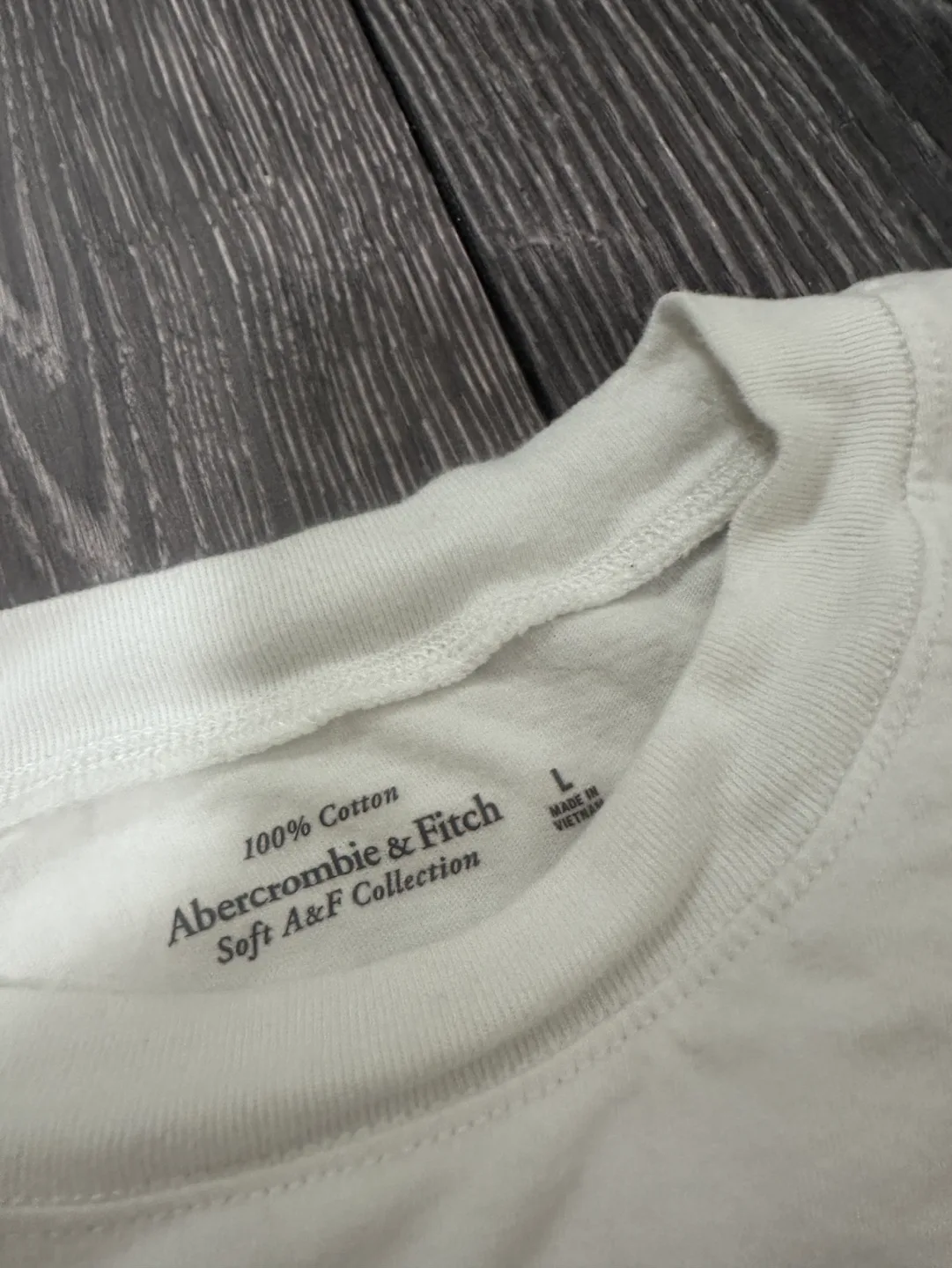 FREE Abercrombie & Fitch White T-Shirt - Size L thumbnail