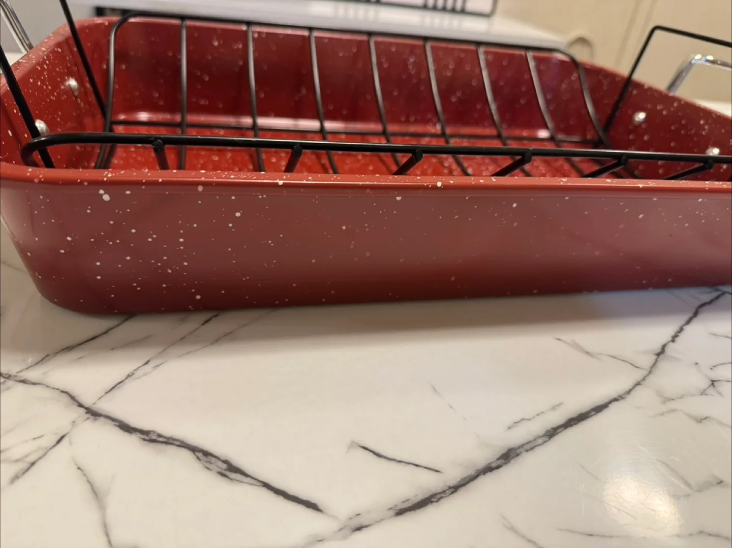 Red Speckled Roasting Pan with Rack image indicator(5)