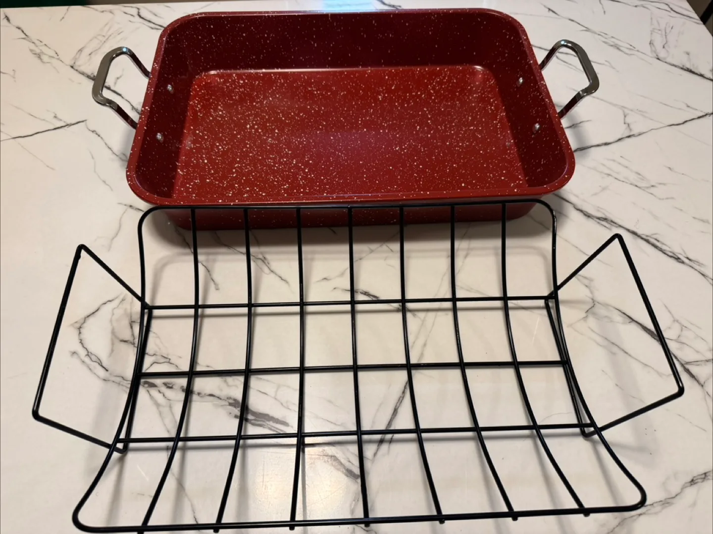Red Speckled Roasting Pan with Rack image indicator(2)