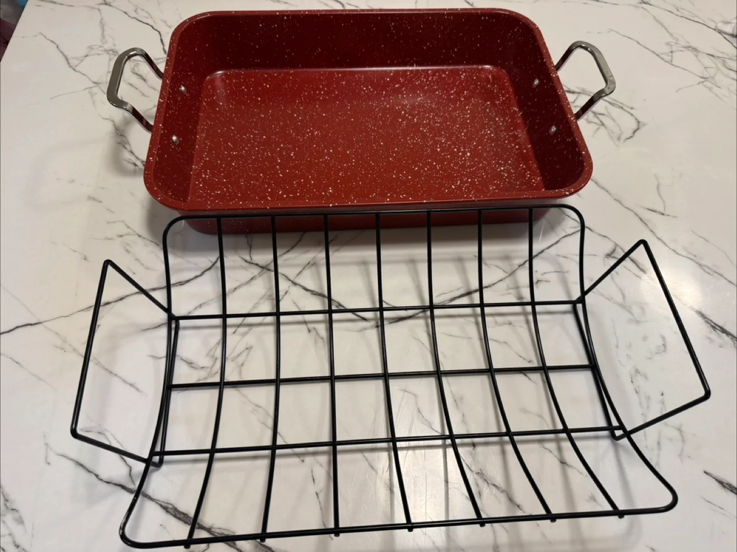 Red Speckled Roasting Pan with Rack image indicator(6)