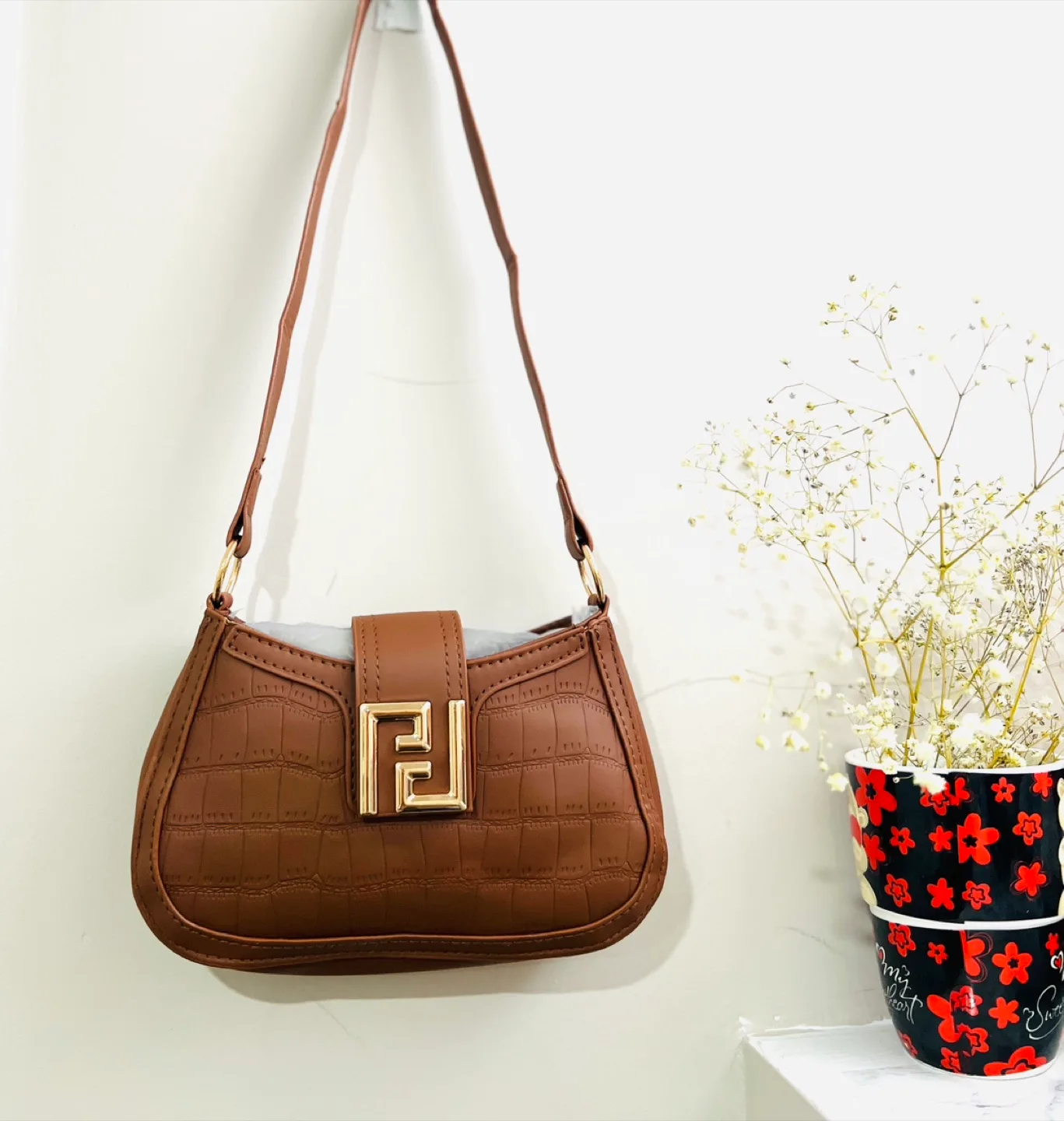 New Brown under the Shoulder Bag image indicator(3)