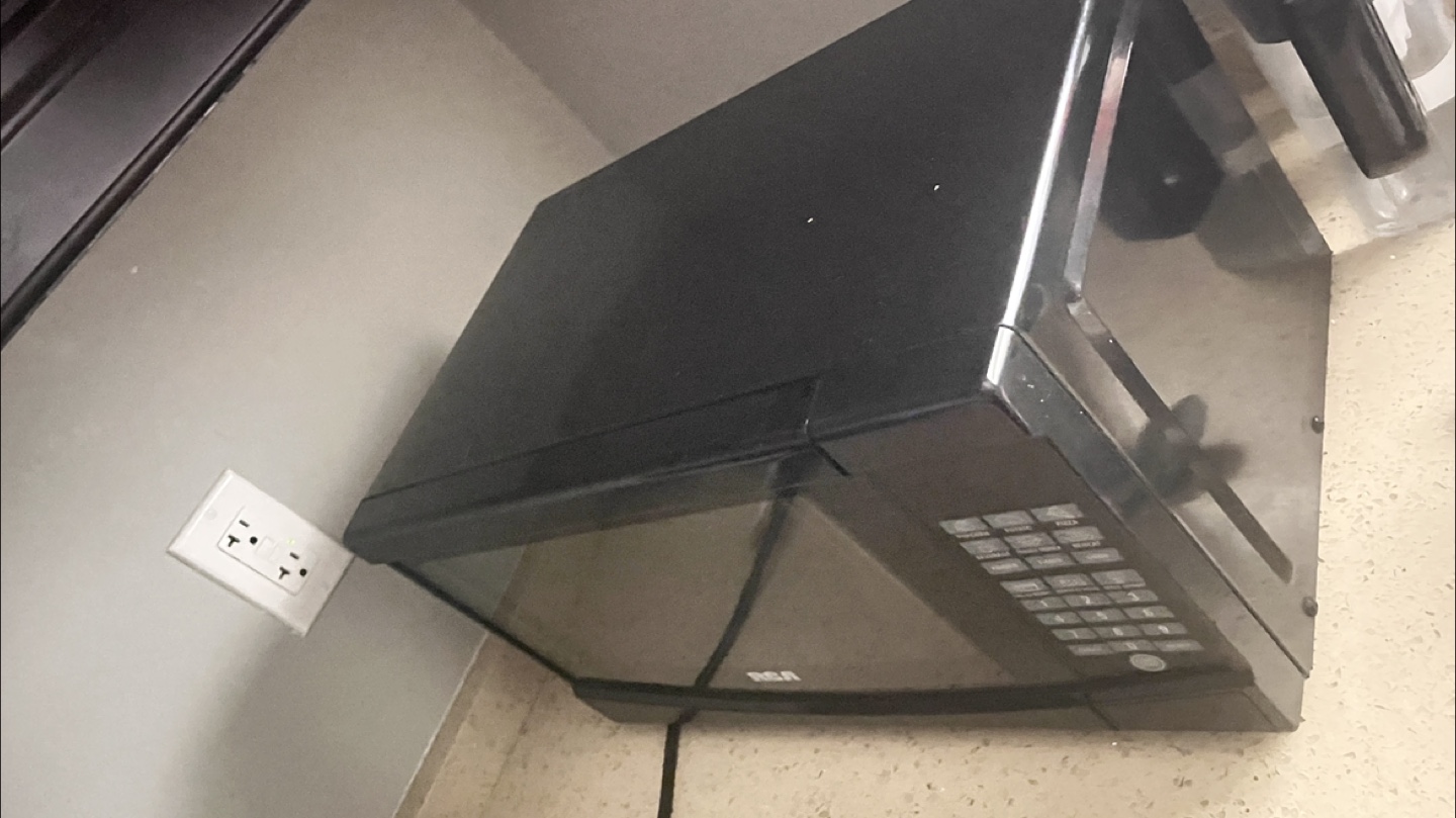 RCA Microwave - Black
