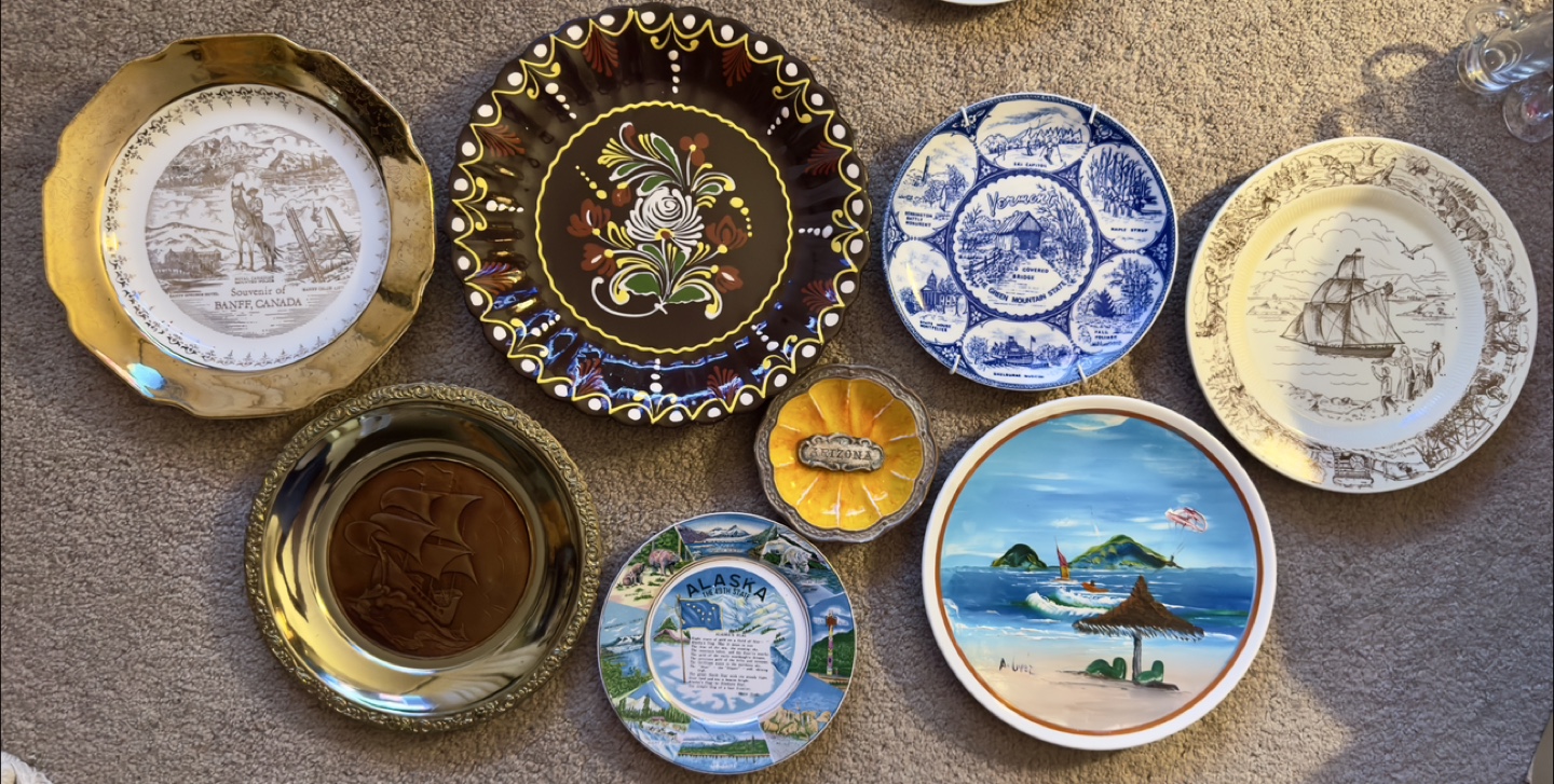 8 Vintage Decorative Plates - Souvenir Plates
