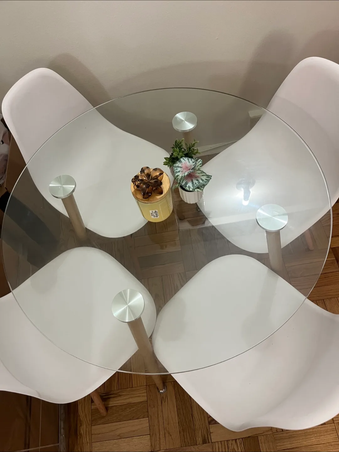 Glass Top Dining Table with 4 White Chairs thumbnail